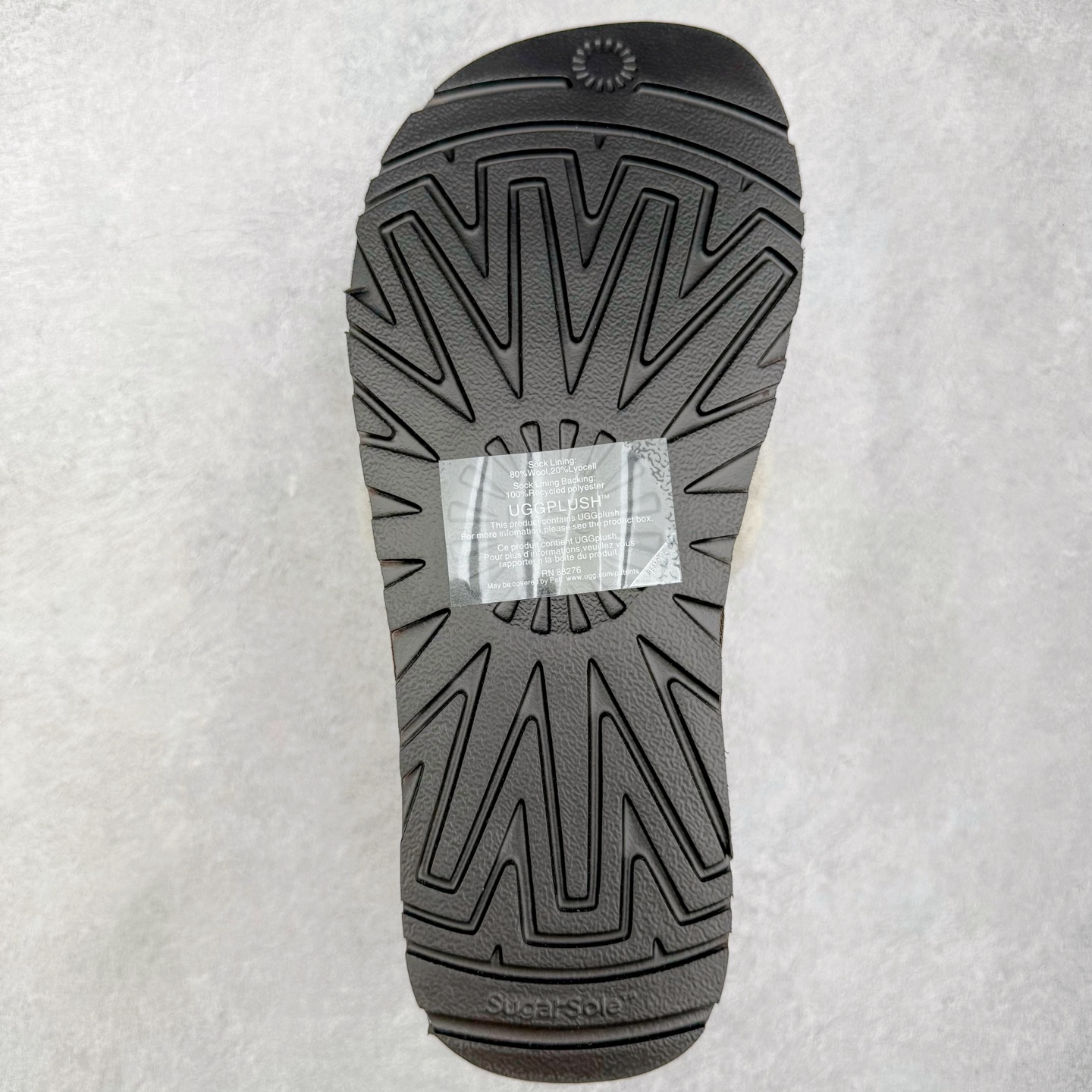 图片[9]-＃GX UGG 字母刺绣款经典短筒秋冬羊皮毛一体雪地靴 全鞋采用ZP同厂 隆丰A级澳洲进口羊皮毛一体 品牌代工厂生产线 完全遵循ZP工艺流程 代工厂原厂版师 秉承无原鞋不开发选择 注重每一处细节 市面最正版型 TREADLITE\\\”轻翼\\\”科技外底 轻便/耐用/柔韧/桩型【售后郑重承诺】一个月内若出现重大脱胶/断底等质量问题 直接为您换新！尺码：35 36 37 38 39 40-选品中心