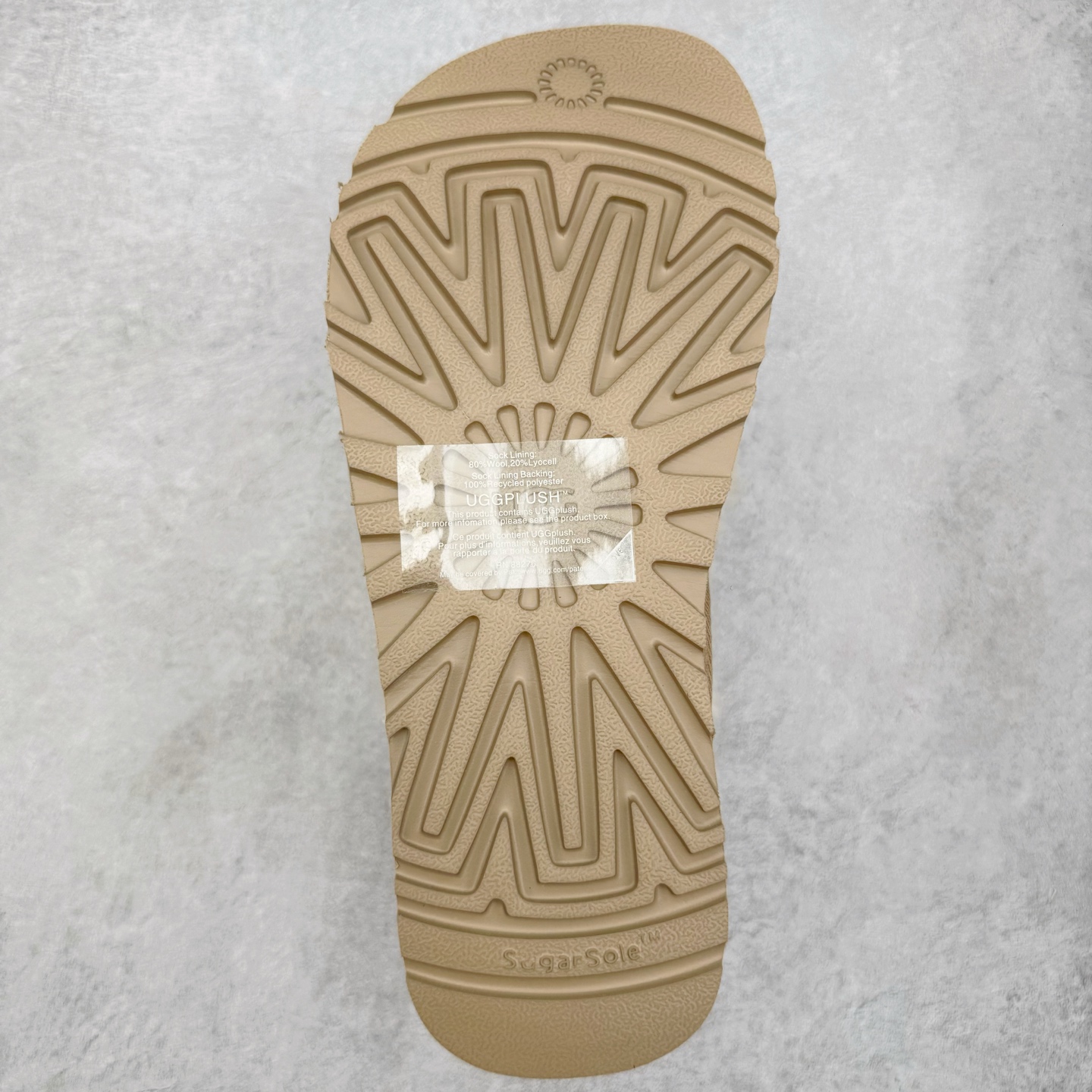 图片[9]-＃GX UGG 字母刺绣款经典短筒秋冬羊皮毛一体雪地靴 全鞋采用ZP同厂 隆丰A级澳洲进口羊皮毛一体 品牌代工厂生产线 完全遵循ZP工艺流程 代工厂原厂版师 秉承无原鞋不开发选择 注重每一处细节 市面最正版型 TREADLITE\\\”轻翼\\\”科技外底 轻便/耐用/柔韧/桩型【售后郑重承诺】一个月内若出现重大脱胶/断底等质量问题 直接为您换新！尺码：35 36 37 38 39 40-选品中心