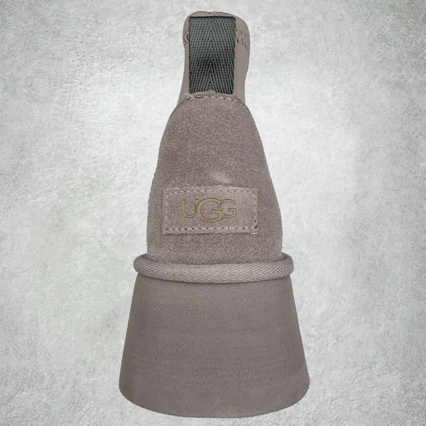 图片[8]-＃GX UGG 8170经典秋冬羊皮毛一体雪地靴 私人订单价格匠心定位 桑坡八年大厂直供 拒绝高利润 区别杀猪版本 隆丰A级澳洲进口羊皮毛一体 完全遵循ZP工艺流程 代工厂原厂版师 秉承无原鞋不开发选择 注重每一处细节 市面最正版型 TREADLITE\\\”轻翼\\\”科技外底 轻便/耐用/柔韧/桩型【售后郑重承诺】一个月内若出现重大脱胶/断底等质量问题 直接为您换新 翻毛皮鞋面 细腻亲肤再生聚酯纤维滚边 舒适易打理 保暖性佳 UGG plush™ 里衬和内底 茸软亲肤 舒适暖足 经典鞋型搭配轻盈厚底 稳稳拿捏秋冬出街时髦造型 Treadlite by UGG 轻翼大底 轻盈缓震 为双足减负 舒适轻便 助你轻松畅玩整天 尺码：35 36 37 38 39 40-选品中心