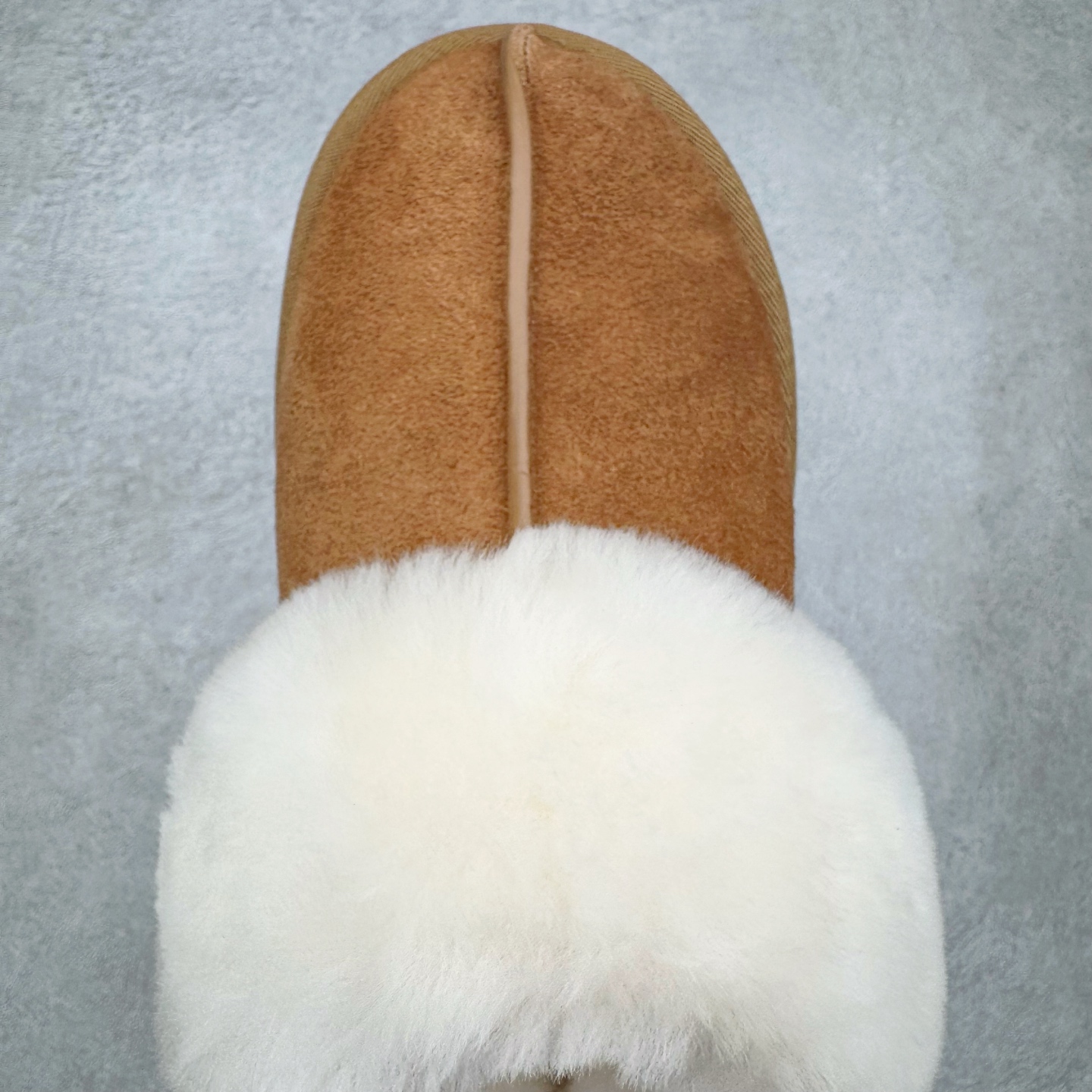 图片[4]-＃GX UGG 2550 星拖薄底秋冬羊皮毛一体雪地靴 全鞋采用ZP同厂 隆丰A级澳洲进口羊皮毛一体 品牌代工厂生产线 完全遵循ZP工艺流程 代工厂原厂版师 秉承无原鞋不开发选择 注重每一处细节 市面最正版型 TREADLITE\\\”轻翼\\\”科技外底 轻便/耐用/柔韧/桩型【售后郑重承诺】一个月内若出现重大脱胶/断底等质量问题 直接为您换新！尺码：35 36 37 38 39 40-选品中心