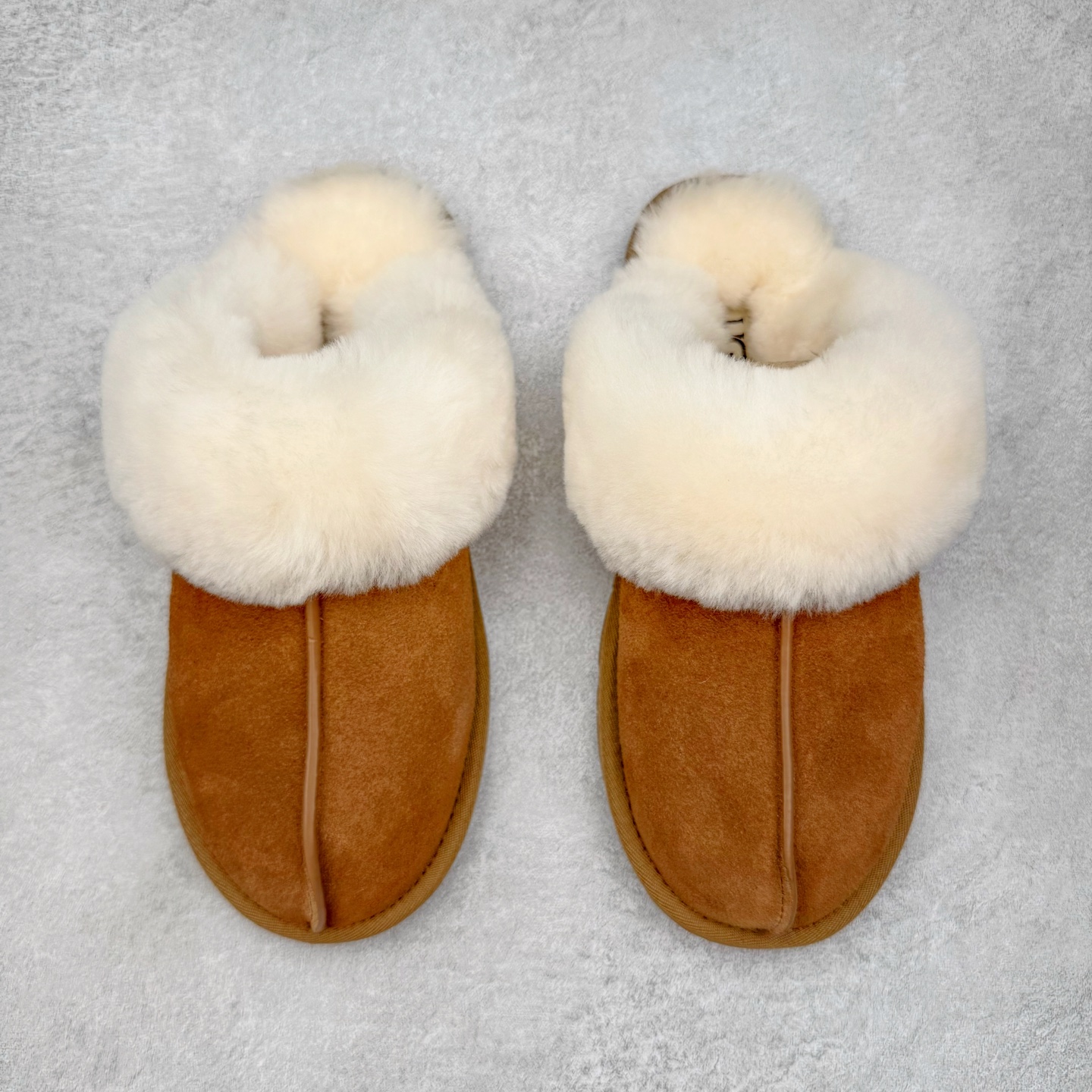 图片[2]-＃GX UGG 2550 星拖薄底秋冬羊皮毛一体雪地靴 全鞋采用ZP同厂 隆丰A级澳洲进口羊皮毛一体 品牌代工厂生产线 完全遵循ZP工艺流程 代工厂原厂版师 秉承无原鞋不开发选择 注重每一处细节 市面最正版型 TREADLITE\\\”轻翼\\\”科技外底 轻便/耐用/柔韧/桩型【售后郑重承诺】一个月内若出现重大脱胶/断底等质量问题 直接为您换新！尺码：35 36 37 38 39 40-选品中心