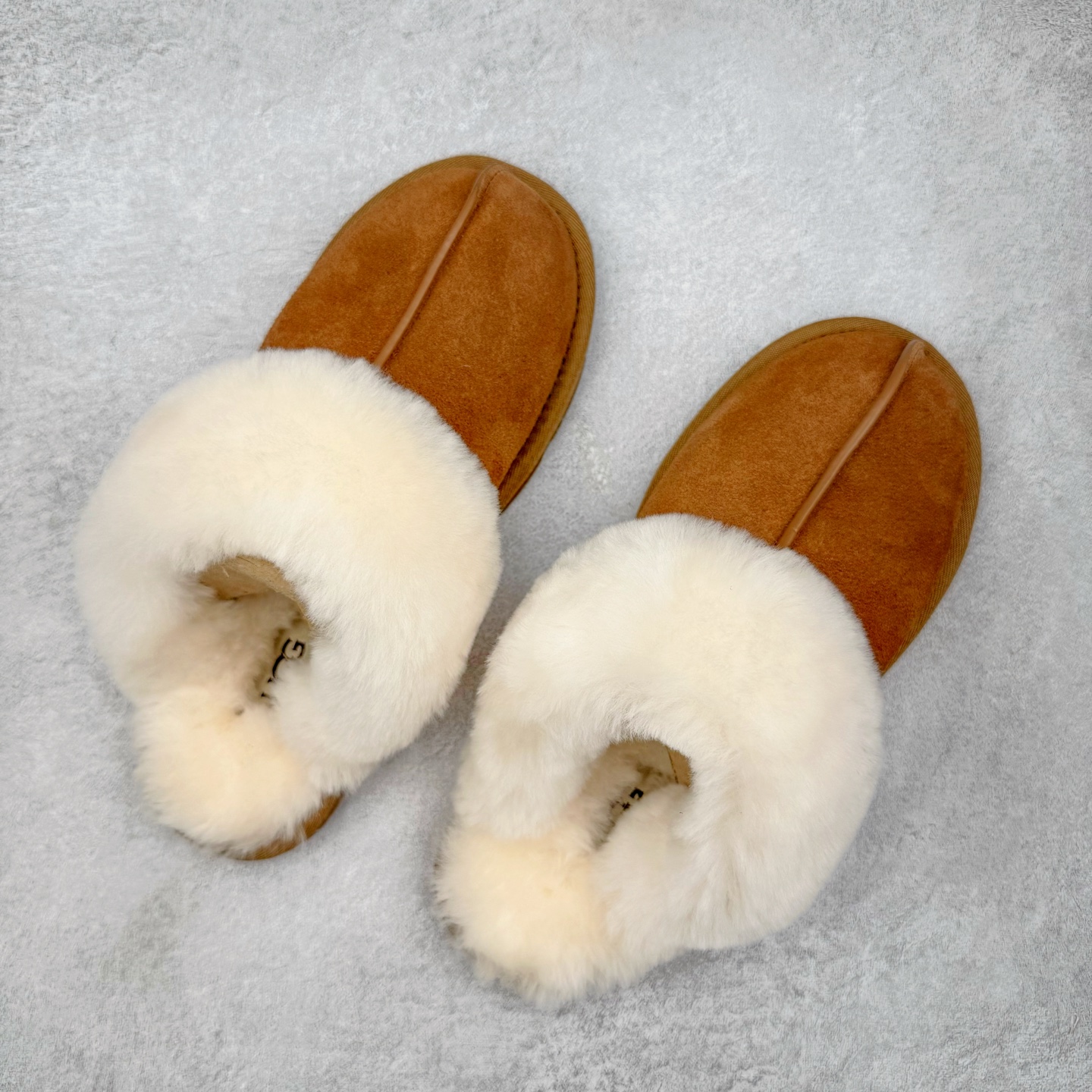 图片[3]-＃GX UGG 2550 星拖薄底秋冬羊皮毛一体雪地靴 全鞋采用ZP同厂 隆丰A级澳洲进口羊皮毛一体 品牌代工厂生产线 完全遵循ZP工艺流程 代工厂原厂版师 秉承无原鞋不开发选择 注重每一处细节 市面最正版型 TREADLITE\\\”轻翼\\\”科技外底 轻便/耐用/柔韧/桩型【售后郑重承诺】一个月内若出现重大脱胶/断底等质量问题 直接为您换新！尺码：35 36 37 38 39 40-选品中心