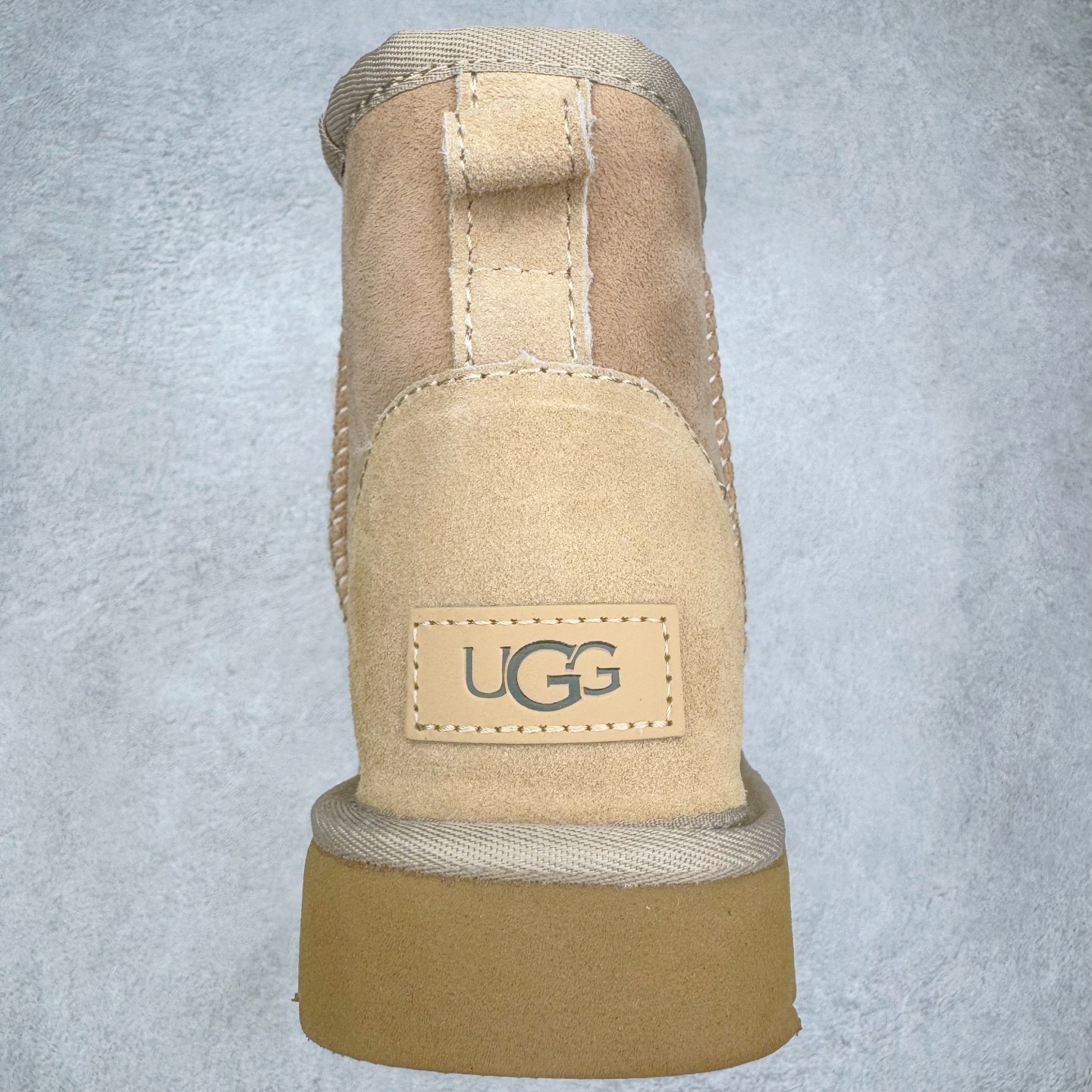 图片[8]-＃GX UGG 6222 经典短筒秋冬羊皮毛一体雪地靴 全鞋采用ZP同厂 隆丰A级澳洲进口羊皮毛一体 品牌代工厂生产线 完全遵循ZP工艺流程 代工厂原厂版师 秉承无原鞋不开发选择 注重每一处细节 市面最正版型 TREADLITE\\\”轻翼\\\”科技外底 轻便/耐用/柔韧/桩型【售后郑重承诺】一个月内若出现重大脱胶/断底等质量问题 直接为您换新！尺码：35 36 37 38 39 40-选品中心