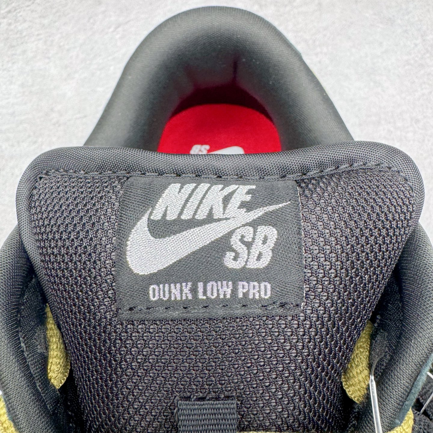 图片[15]-＃纯原 Supreme x NK Dunk SB Dunk Low 舒适 防滑耐磨低帮板鞋 男女同款 联名亚洲限定黄黑 HQ8487-300 独家原厂航空铝磨具打磨大底 鞋头坡度极致还原 原盒原配 圈内天花板工艺 原厂冲刀 超高清洁度 全鞋零毛边皮料切割 全套原楦原模倾力打造完美版型 采用原厂百宏鞋带以及原厂百宏织唛舌标 内标可供原厂几率过验 原厂中底布黄色点胶 原厂中底布拉帮走线遵循公司‼️尺码：36 36.5 37.5 38 38.5 39 40 40.5 41 42 42.5 43 44 44.5 45 46 47.5-选品中心