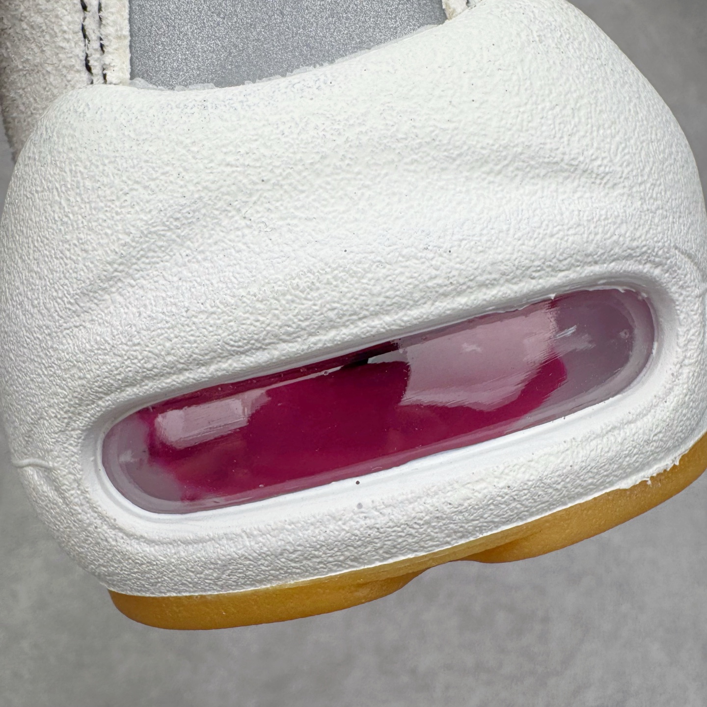 图片[14]-＃GX纯原 Nike SB x Nk Air Max 95 “Summit White/Photon Dust”舒适百搭 耐磨 低帮 生活休闲鞋 男女同款 浅灰色 HF7545-100 经典重温 外单专供大厂出品 品质稳定 一百余色 终端操作 鞋款设计灵感源于人体构造 中底设计基于人体的脊柱构造 是整体设计的核心 尼龙孔眼代表了肋骨 而分层式面板和网眼象征着肌肉纤维和肉体组织 Air Max 95采用了两个独立的吹塑成型的Air-Sole单元 并首次在前掌使用可视化气垫设计 Swoosh logo夜当作一个 点符号放在了鞋子的后帮位置 20年的发展让 AIR MAX 95有了不同的故事 20年后再度面向世人的时候 焕然一新的面貌 让人有了另外一种清新脱俗的感觉 尺码：40 40.5 41 42 42.5 43 44 44.5 45 45.5 46 47.5 48.5-选品中心