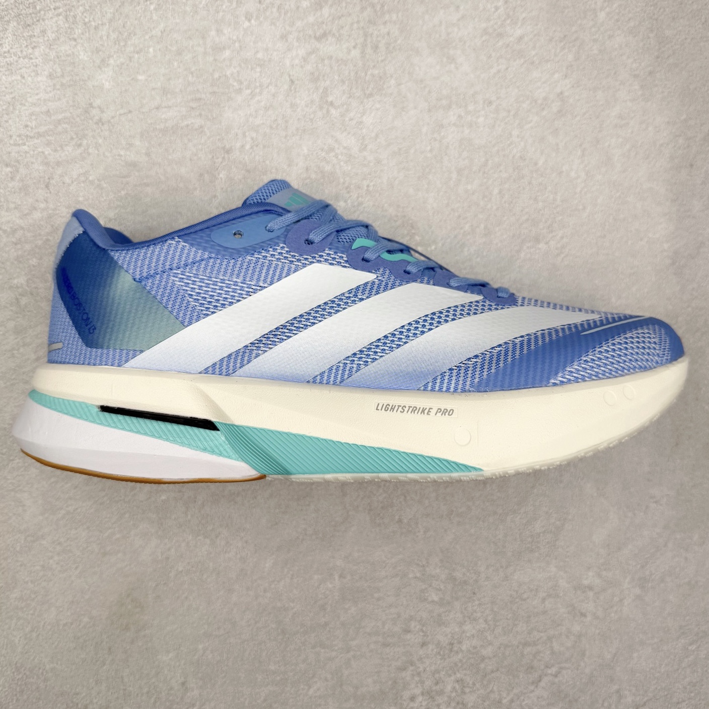 AD Adizero Boston 13 夏季透气网眼竞速跑鞋 JS4956 融合Lightstrike和Lightstrike Pro技术 采用乙烯/乙酸乙烯酯(EVA)材质 打造舒适中底 含ENERGYROD能量碳柱 旨在为步伐添活力 尺码：36 36.5 37 38 38.5 39 40 40.5 41 42 42.5 43 44 44.5 45-选品中心