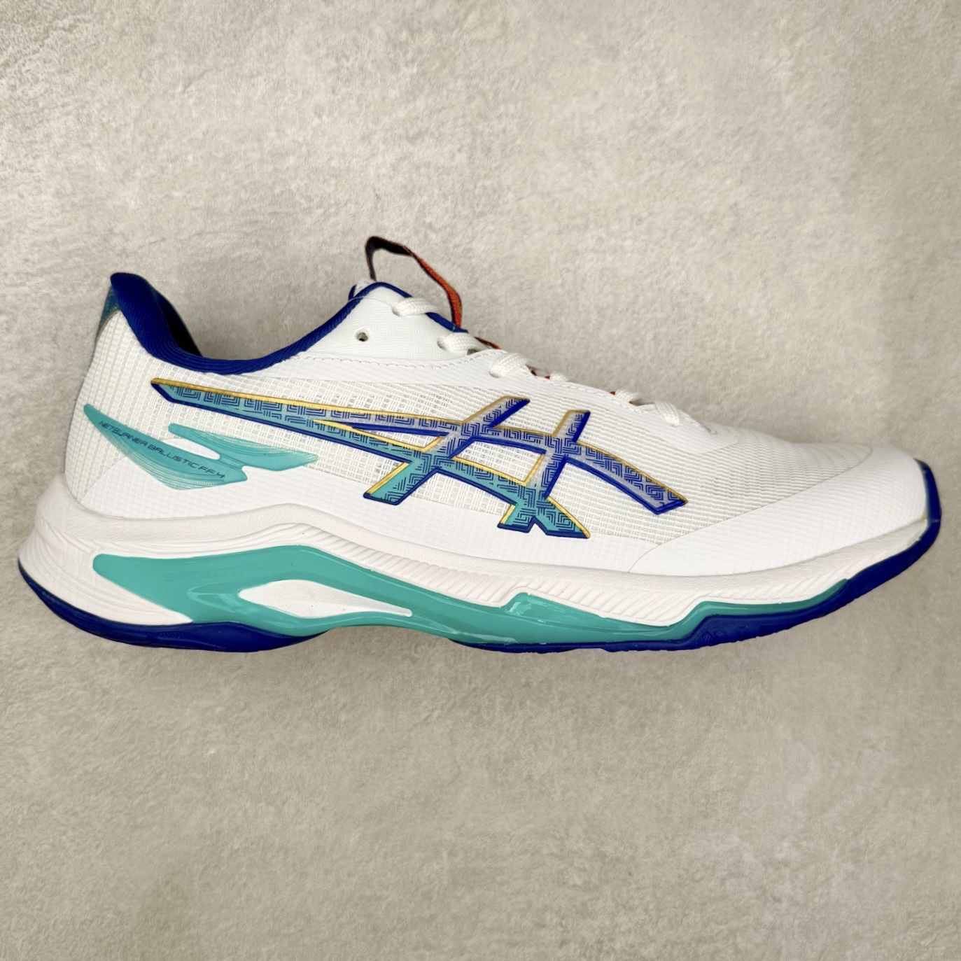 图片[6]-Asics NETBURNER BALLISTIC FF 4 亚瑟士舒适时尚潮流简约减震低帮训练鞋 DYNAWRAP 技术可提升稳定性 FLYTEFOAM 科技打造轻量缓冲组件 FLYTEFOAM Propel 技术鞋垫可提升吸震与回弹效果 TWISSTRUS 技术可提升速度与变向奔跑动作ASICSGRIP 科技可提升在球场上的抓地力 后足 GEL 缓冲科技可提供出色的避震效果AHAR 橡胶可提升耐用性 尺码：35 36 36.5 37 38 38.5 39 40 40.5 41 42 42.5 43 44 45-选品中心