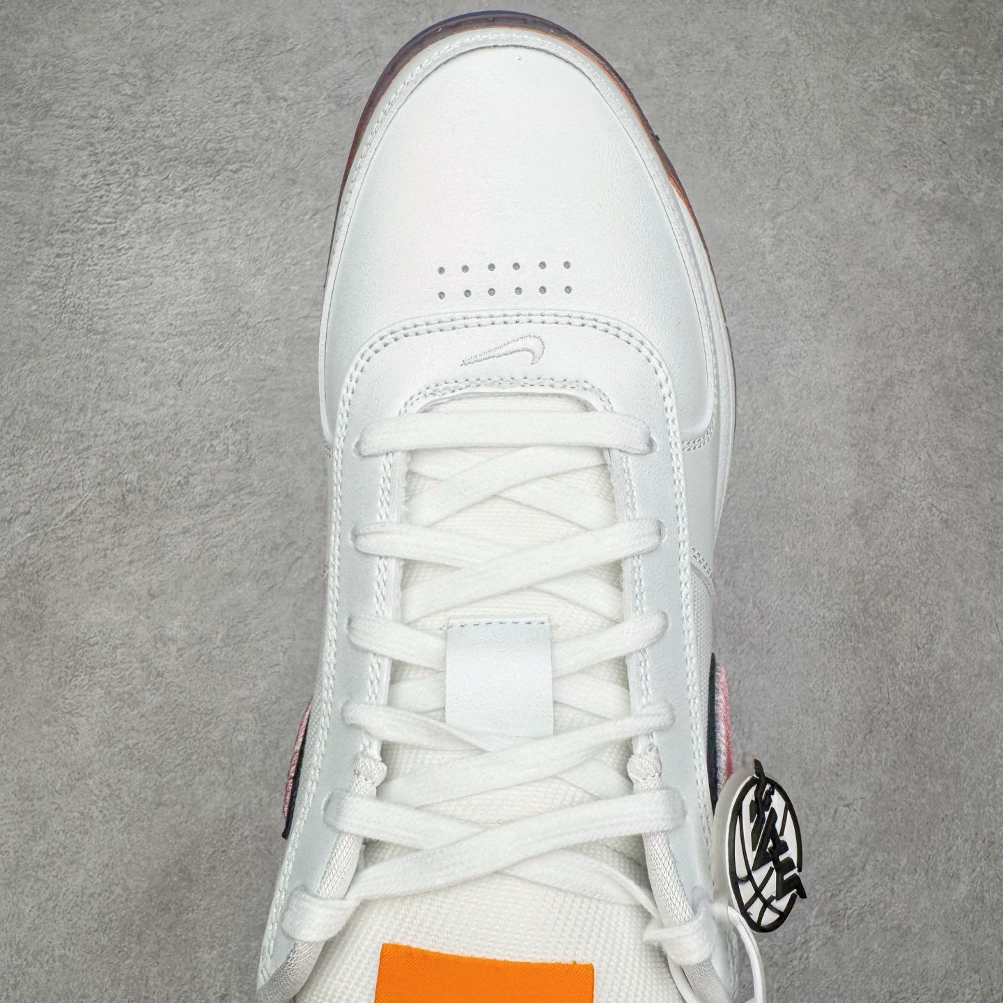 图片[4]-＃灭世/Max NK Book 1 Devin Booker 德文·布克一代男子实战篮球鞋 白蓝红 IH0893-100 灭世纯原革新出货‼️缓震配置独家革新！实战属性直接拉满👊🏻实战 天花板上限再度提升！实战亲测-性能体验吊打国产同价位鞋款（为满足海外市场 布克一代最大尺码为47.5） ⚫️增配前掌鹅蛋ZOOM ➕抗扭片➕后掌马蹄ZOOM气垫（正品仅配置后掌zoom气垫） ⚫️采用科比4代鞋楦以及龙骨数据打造！小科4实至名归！（完美解决正品压脚趾问题） ⚫️鞋身➕鞋头增配高频补强层，提升鞋头以及脚踝支撑性 ⚫️鞋垫采用科比4代元年高弹缓震垫材质-磨合一场直接贴合脚型☑️ ⚫️外底加厚2mm，wow10止滑配方，无需磨合，抓地性能原地起飞 最强布克一代有且只在灭世纯原（支持市场任意货品正面PK） 真材实料，肉眼可见！革新升级绝非空穴来风！灭世纯原内外兼修，用态度诠释实战新篇章👊🏻 Book 1 尺码 39-47.5-选品中心