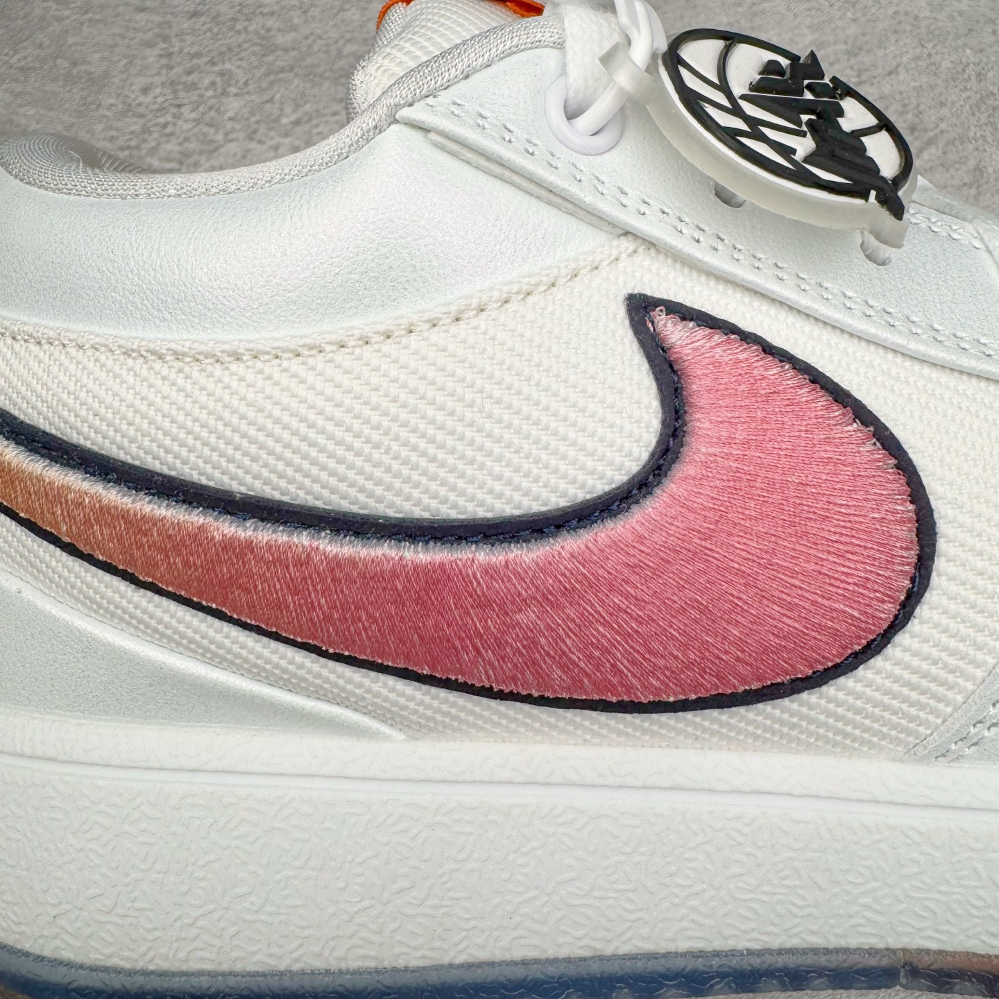 图片[17]-＃灭世/Max NK Book 1 Devin Booker 德文·布克一代男子实战篮球鞋 白蓝红 IH0893-100 灭世纯原革新出货‼️缓震配置独家革新！实战属性直接拉满👊🏻实战 天花板上限再度提升！实战亲测-性能体验吊打国产同价位鞋款（为满足海外市场 布克一代最大尺码为47.5） ⚫️增配前掌鹅蛋ZOOM ➕抗扭片➕后掌马蹄ZOOM气垫（正品仅配置后掌zoom气垫） ⚫️采用科比4代鞋楦以及龙骨数据打造！小科4实至名归！（完美解决正品压脚趾问题） ⚫️鞋身➕鞋头增配高频补强层，提升鞋头以及脚踝支撑性 ⚫️鞋垫采用科比4代元年高弹缓震垫材质-磨合一场直接贴合脚型☑️ ⚫️外底加厚2mm，wow10止滑配方，无需磨合，抓地性能原地起飞 最强布克一代有且只在灭世纯原（支持市场任意货品正面PK） 真材实料，肉眼可见！革新升级绝非空穴来风！灭世纯原内外兼修，用态度诠释实战新篇章👊🏻 Book 1 尺码 39-47.5-选品中心