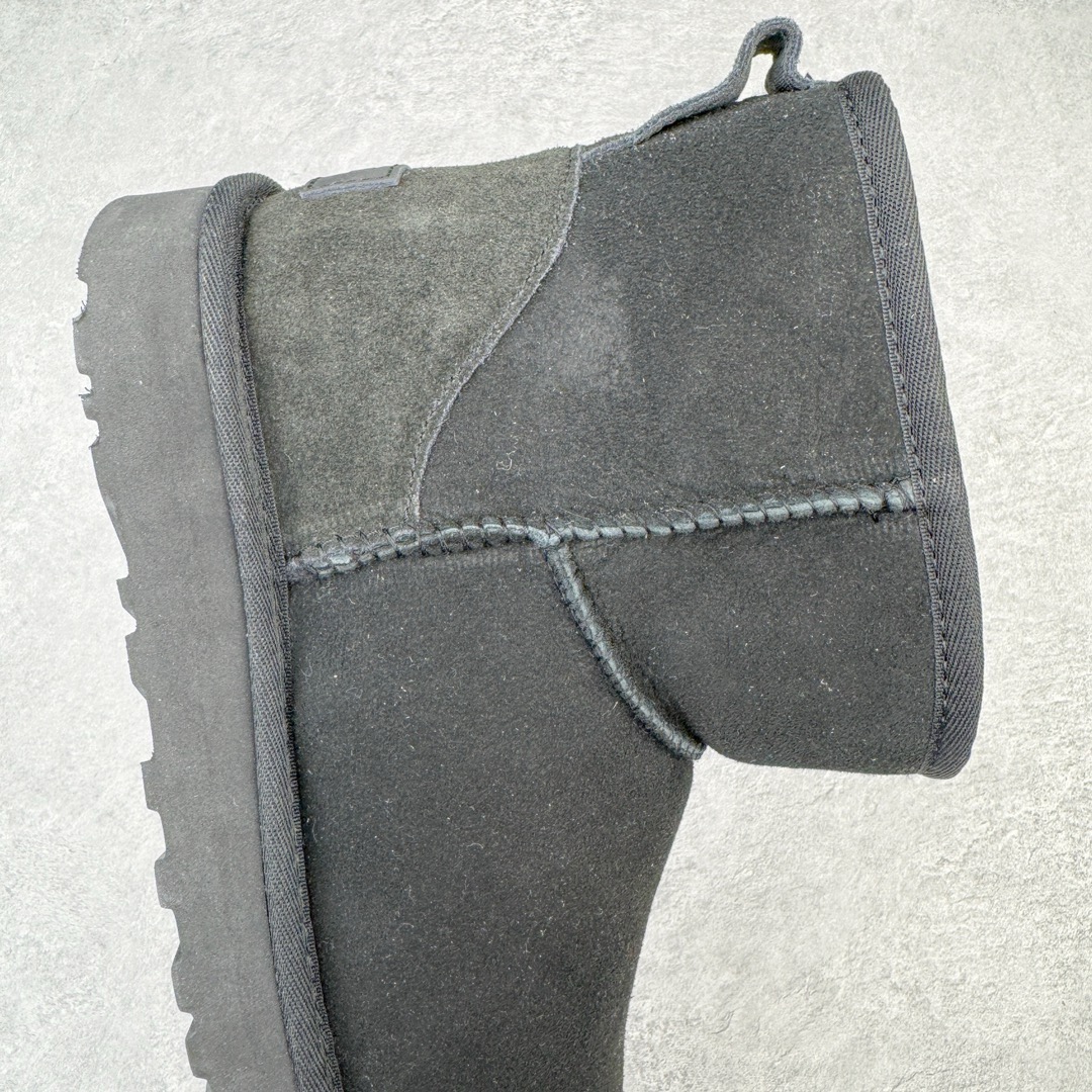 图片[6]-＃GX UGG 6222 经典短筒秋冬羊皮毛一体雪地靴 全鞋采用ZP同厂 隆丰A级澳洲进口羊皮毛一体 品牌代工厂生产线 完全遵循ZP工艺流程 代工厂原厂版师 秉承无原鞋不开发选择 注重每一处细节 市面最正版型 TREADLITE\\\”轻翼\\\”科技外底 轻便/耐用/柔韧/桩型【售后郑重承诺】一个月内若出现重大脱胶/断底等质量问题 直接为您换新！尺码：35 36 37 38 39 40-选品中心