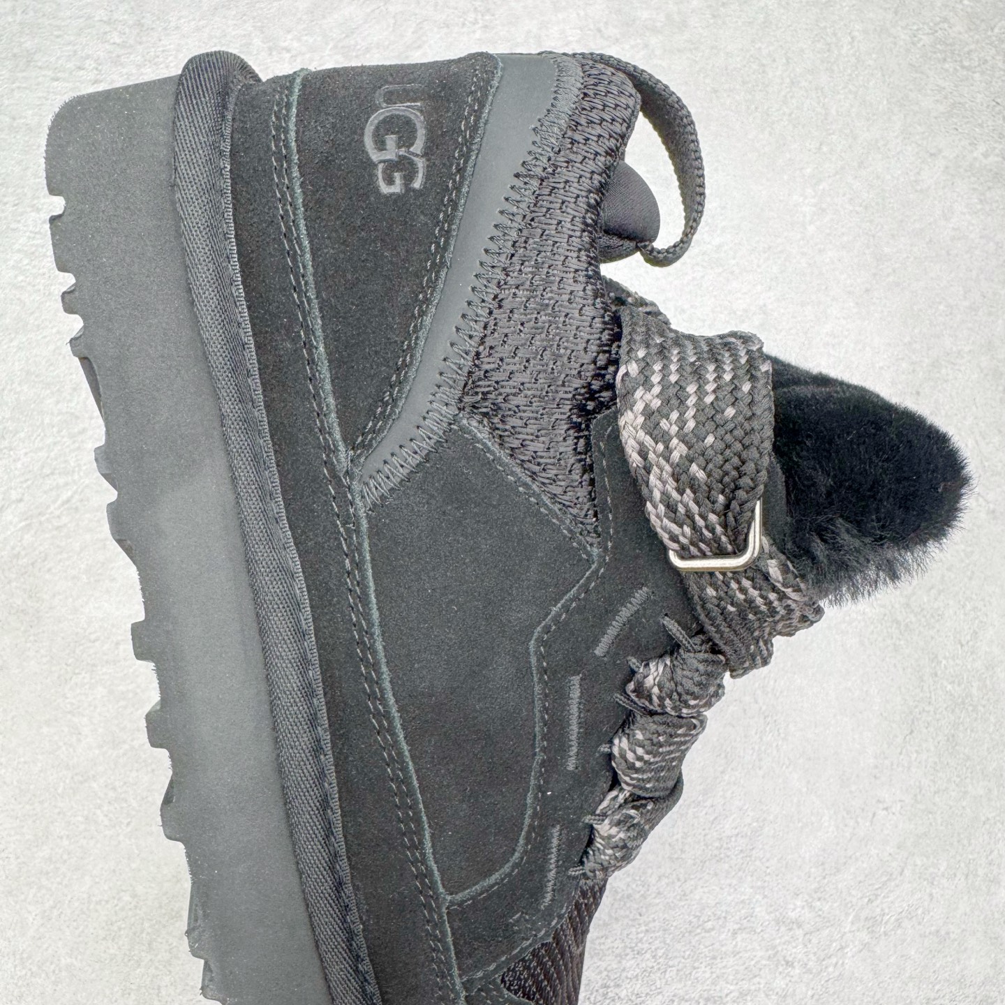 图片[6]-＃GX UGG 4032 梅尔秋冬羊皮毛一体雪地靴 全鞋采用ZP同厂 隆丰A级澳洲进口羊皮毛一体 品牌代工厂生产线 完全遵循ZP工艺流程 代工厂原厂版师 秉承无原鞋不开发选择 注重每一处细节 市面最正版型 TREADLITE\\\”轻翼\\\”科技外底 轻便/耐用/柔韧/桩型【售后郑重承诺】一个月内若出现重大脱胶/断底等质量问题 直接为您换新！尺码：35 36 37 38 39 40 41 42 43-选品中心