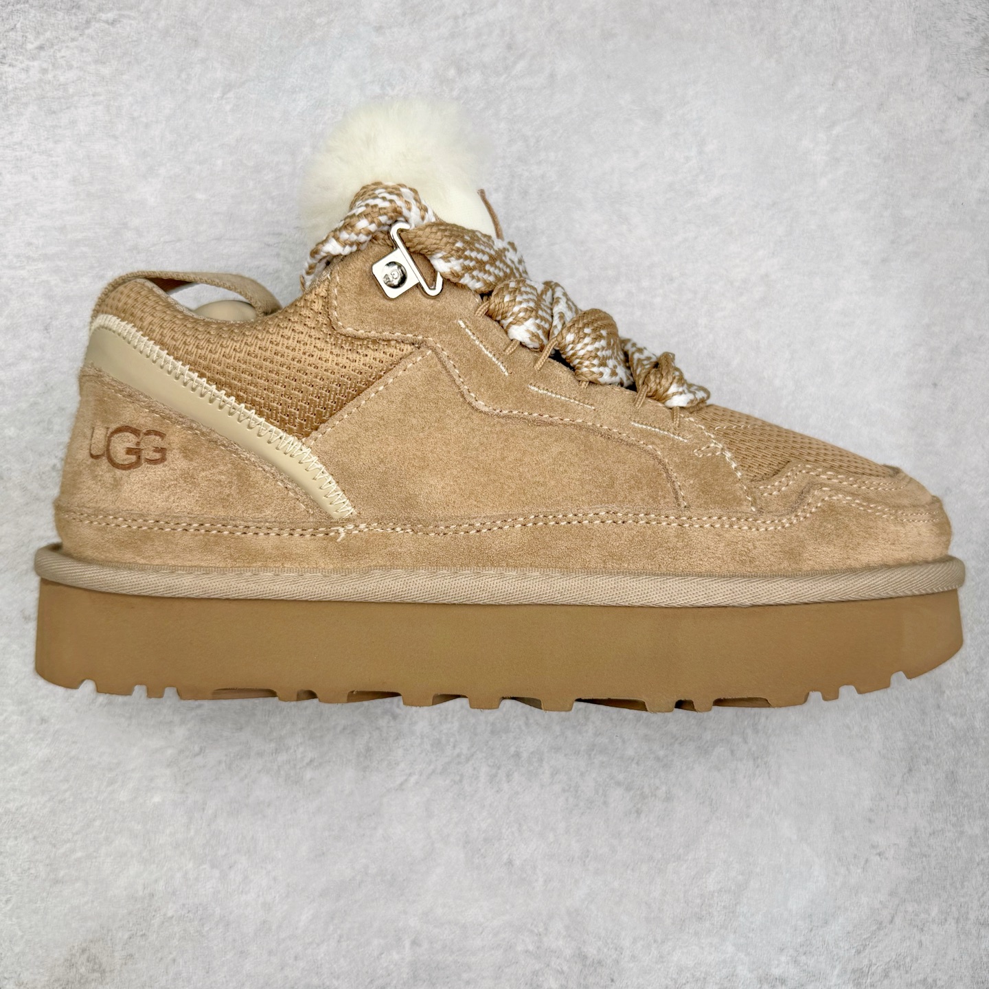 ＃GX UGG 4032 梅尔秋冬羊皮毛一体雪地靴 全鞋采用ZP同厂 隆丰A级澳洲进口羊皮毛一体 品牌代工厂生产线 完全遵循ZP工艺流程 代工厂原厂版师 秉承无原鞋不开发选择 注重每一处细节 市面最正版型 TREADLITE\\\”轻翼\\\”科技外底 轻便/耐用/柔韧/桩型【售后郑重承诺】一个月内若出现重大脱胶/断底等质量问题 直接为您换新！尺码：35 36 37 38 39 40 41 42 43-选品中心