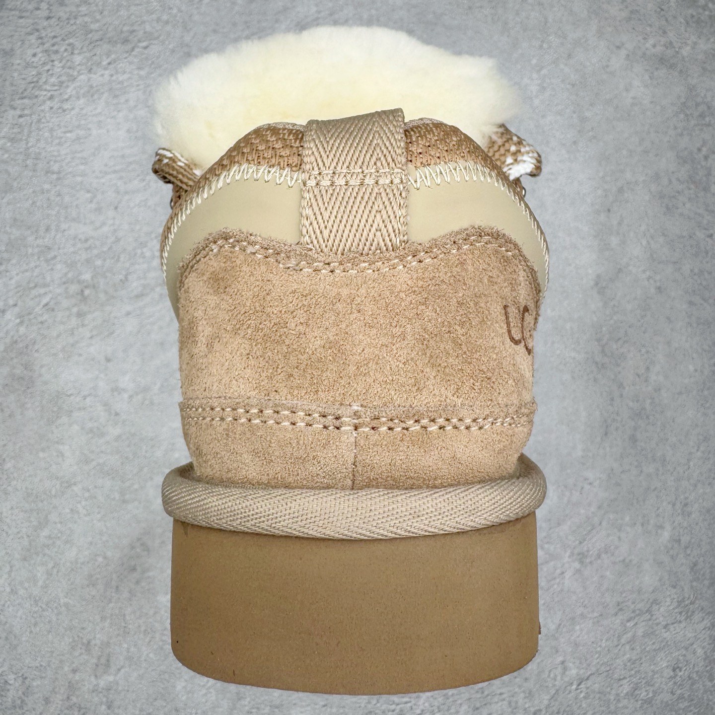 图片[8]-＃GX UGG 4032 梅尔秋冬羊皮毛一体雪地靴 全鞋采用ZP同厂 隆丰A级澳洲进口羊皮毛一体 品牌代工厂生产线 完全遵循ZP工艺流程 代工厂原厂版师 秉承无原鞋不开发选择 注重每一处细节 市面最正版型 TREADLITE\\\”轻翼\\\”科技外底 轻便/耐用/柔韧/桩型【售后郑重承诺】一个月内若出现重大脱胶/断底等质量问题 直接为您换新！尺码：35 36 37 38 39 40 41 42 43-选品中心