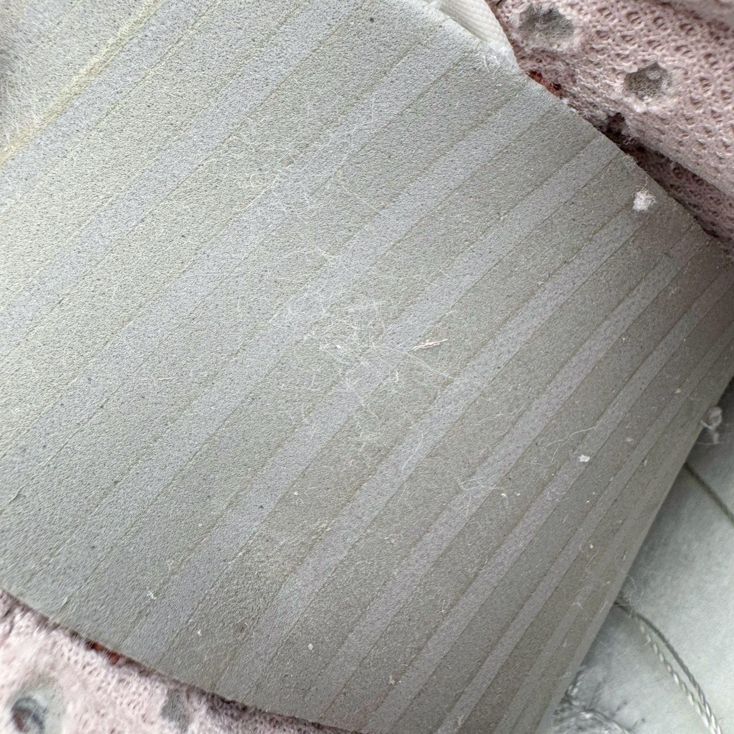 图片[10]-＃YC纯原 NK Dunk Low 温柔豆沙 PC0528-105 当柔雾粉褪去甜腻，如晨光中初绽的玫瑰，与纯净的珍珠白皮革共同勾勒出优雅廓形。鞋身如马卡龙色盘般柔和，豆沙粉Swoosh似笔锋勾勒的弧线，悄然将街头潮酷基因融入每一寸温柔肌理。后跟压印「Good Luck」幸运签名，是藏在细节里的仪式感，无需刻意张扬，温柔本身就是强大的磁场。定制系列天花板 无原鞋不开发 全系列得物原鞋一比一校对开发 配色持续更新中 终端对接 优势输出 全套原厂楦头原纸板数据档案倾力打造 原汁原味莞产 极致还原 圈内最强针车工艺 高端零售指定版 广东原厂配套原盒原标 鞋盒分三个尺码段 原厂冲刀 超高清洁度 全鞋零毛边皮料切割 采用原厂百宏鞋带以及原厂百宏织唛舌标 内标可供原厂几率过验 进口原装条纹中底布 四线拉帮白色点胶 原厂拉帮手法遵循公司 原厂电绣 极致还原 尺码：36 36.5 37.5 38 38.5 39 40 40.5 41 42 42.5 43 44 44.5 45 46-选品中心