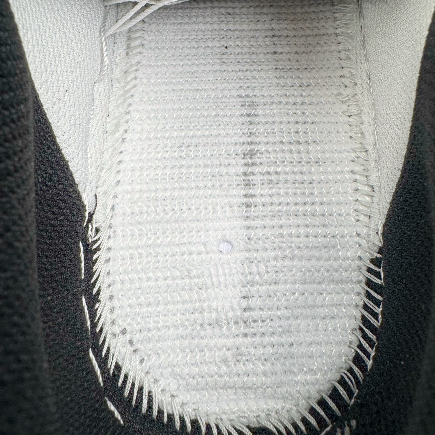 图片[21]-＃GX NK Air Force 1 Low \’07 空军一号低帮经典板鞋 黑白熊猫 DV0788-001 经典老鞋 完美复刻 不规则波浪大底咬花 全鞋电脑针车 工整有序 视觉效果满分 原厂拉帮手法 标准四线 密度针距针孔大小控制到位 原装反口里网布海绵 正确卡色网眼大小 新版鞋撑改用纸团代替 原厂港宝加持完美还原灵魂版型 原盒原配从里到外百分百还原 原厂全头层原厂皮料 原标原盒 内置Sole气垫 中底白色背胶 中底划线 已经无限的接近公司 原厂楦头 原厂刺绣 后跟弧度修正 独家私模最大开发到48.5 尺码：35.5 36 37.5 38 38.5 39 40 40.5 41 42 42.5 43 44 44.5 45 46 47.5 48.5-选品中心