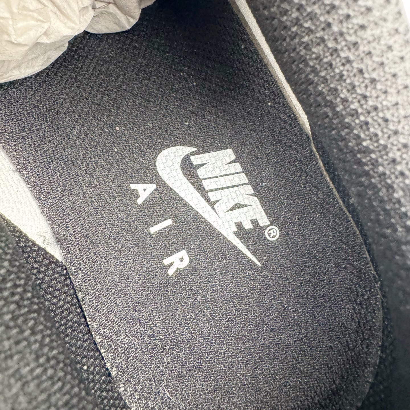 图片[18]-＃GX NK Air Force 1 Low \’07 空军一号低帮经典板鞋 黑白熊猫 DV0788-001 经典老鞋 完美复刻 不规则波浪大底咬花 全鞋电脑针车 工整有序 视觉效果满分 原厂拉帮手法 标准四线 密度针距针孔大小控制到位 原装反口里网布海绵 正确卡色网眼大小 新版鞋撑改用纸团代替 原厂港宝加持完美还原灵魂版型 原盒原配从里到外百分百还原 原厂全头层原厂皮料 原标原盒 内置Sole气垫 中底白色背胶 中底划线 已经无限的接近公司 原厂楦头 原厂刺绣 后跟弧度修正 独家私模最大开发到48.5 尺码：35.5 36 37.5 38 38.5 39 40 40.5 41 42 42.5 43 44 44.5 45 46 47.5 48.5-选品中心