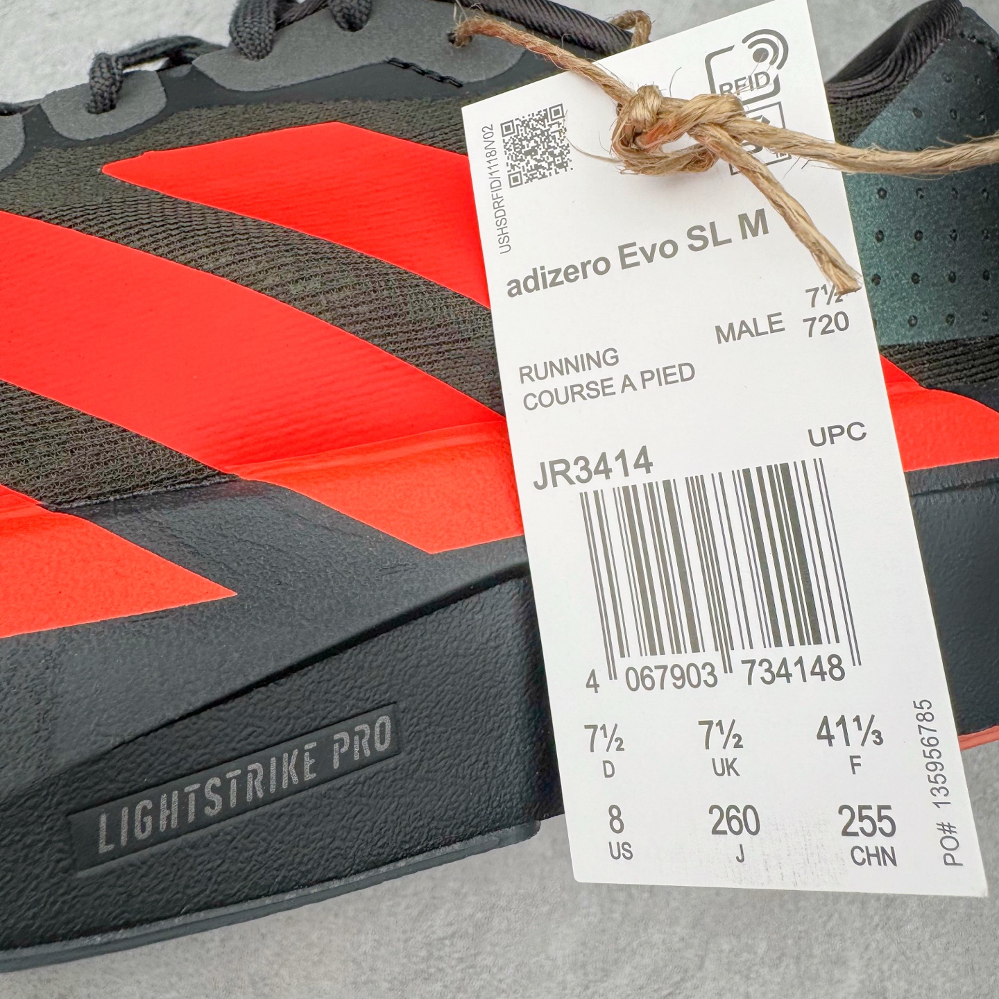 图片[16]-＃纯原 AD Adizero Eva SL M 零度进化版系列低帮轻便透气竞速休闲运动慢跑鞋 JR3414 相信大家对去年 adidas 横空出世的「顶级超跑」adiZero Adios Pro EVO 1 记忆犹新！不仅登顶阿迪史上最轻跑鞋宝座，更在接下来的全球马拉松赛事中，持续书写着惊人成绩，被网友戏称新一代「阿迪神鞋」全网刷屏！极简设计语言与强烈速度感和存在感的鞋侧三线，让人过目不忘，特别种草！其中定位于中长跑训练的 adidas Adizero Evo SL，整体外观造型与 adiZero Adios Pro EVO 1 非常相似。中底配置方面搭载全掌 Lightstrike Pro，鞋面采用透气网面示人，契合日常训练鞋的定位，更加耐用。外底给到了马牌橡胶，及类似上代竞速旗舰 adidas Adizero Adios Pro 3 区域分布。整体看下来无论是外观的鲜明辨识度，还是配置的扎实程度都很顶。尺码：36 36⅔ 37⅓ 38 38⅔ 39⅓ 40 40⅔ 41⅓ 42 42⅔ 43⅓ 44 44⅔ 45⅓ 46⅓-选品中心