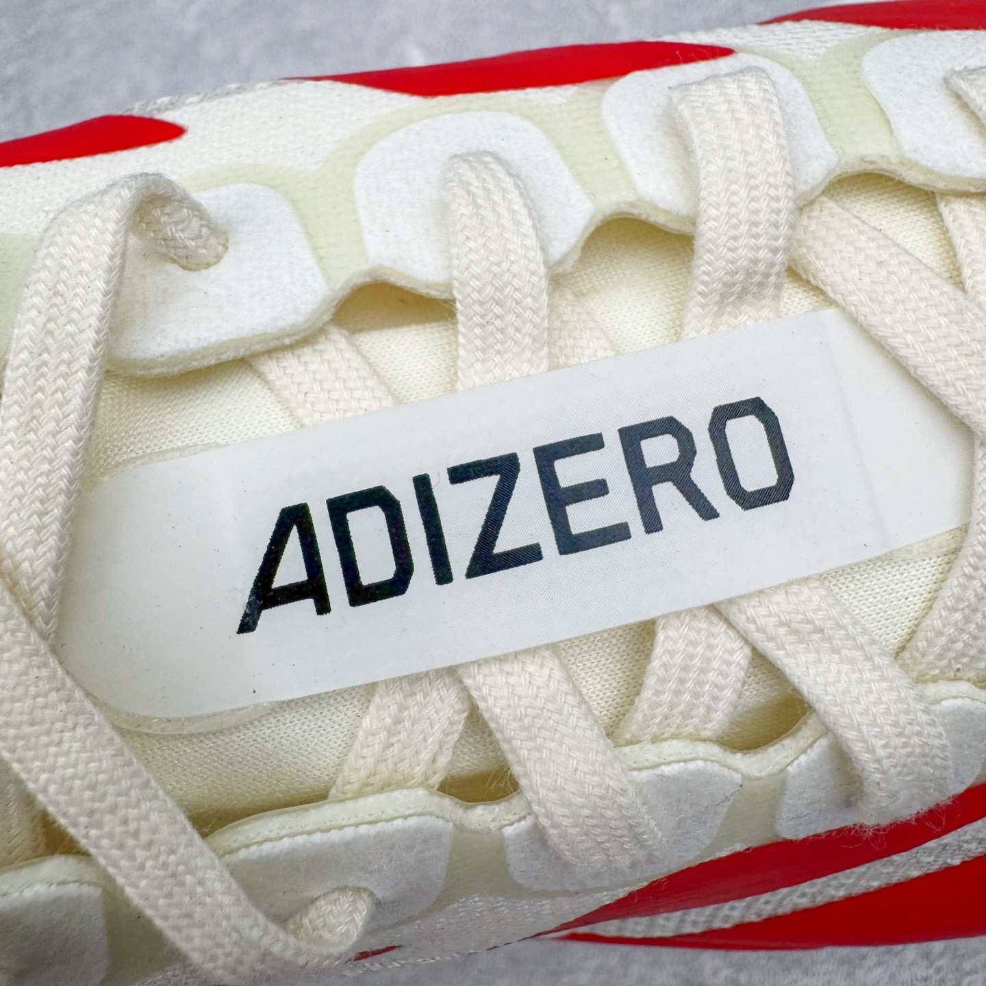 图片[14]-＃纯原 AD Adizero Eva SL M 零度进化版系列低帮轻便透气竞速休闲运动慢跑鞋 JS1183 相信大家对去年 adidas 横空出世的「顶级超跑」adiZero Adios Pro EVO 1 记忆犹新！不仅登顶阿迪史上最轻跑鞋宝座，更在接下来的全球马拉松赛事中，持续书写着惊人成绩，被网友戏称新一代「阿迪神鞋」全网刷屏！极简设计语言与强烈速度感和存在感的鞋侧三线，让人过目不忘，特别种草！其中定位于中长跑训练的 adidas Adizero Evo SL，整体外观造型与 adiZero Adios Pro EVO 1 非常相似。中底配置方面搭载全掌 Lightstrike Pro，鞋面采用透气网面示人，契合日常训练鞋的定位，更加耐用。外底给到了马牌橡胶，及类似上代竞速旗舰 adidas Adizero Adios Pro 3 区域分布。整体看下来无论是外观的鲜明辨识度，还是配置的扎实程度都很顶。尺码：36 36⅔ 37⅓ 38 38⅔ 39⅓ 40 40⅔ 41⅓ 42 42⅔ 43⅓ 44 44⅔ 45⅓ 46⅓-选品中心