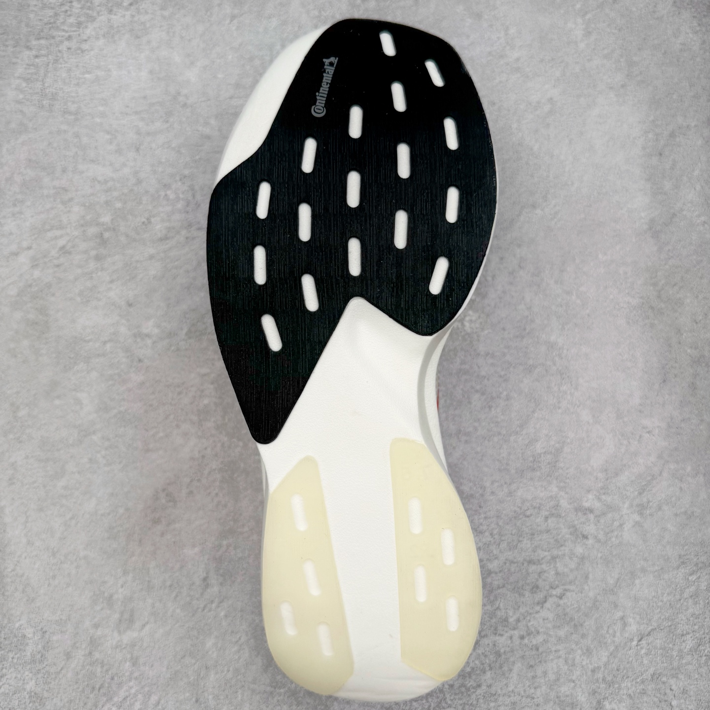 图片[9]-＃纯原 AD Adizero Eva SL M 零度进化版系列低帮轻便透气竞速休闲运动慢跑鞋 JS1183 相信大家对去年 adidas 横空出世的「顶级超跑」adiZero Adios Pro EVO 1 记忆犹新！不仅登顶阿迪史上最轻跑鞋宝座，更在接下来的全球马拉松赛事中，持续书写着惊人成绩，被网友戏称新一代「阿迪神鞋」全网刷屏！极简设计语言与强烈速度感和存在感的鞋侧三线，让人过目不忘，特别种草！其中定位于中长跑训练的 adidas Adizero Evo SL，整体外观造型与 adiZero Adios Pro EVO 1 非常相似。中底配置方面搭载全掌 Lightstrike Pro，鞋面采用透气网面示人，契合日常训练鞋的定位，更加耐用。外底给到了马牌橡胶，及类似上代竞速旗舰 adidas Adizero Adios Pro 3 区域分布。整体看下来无论是外观的鲜明辨识度，还是配置的扎实程度都很顶。尺码：36 36⅔ 37⅓ 38 38⅔ 39⅓ 40 40⅔ 41⅓ 42 42⅔ 43⅓ 44 44⅔ 45⅓ 46⅓-选品中心