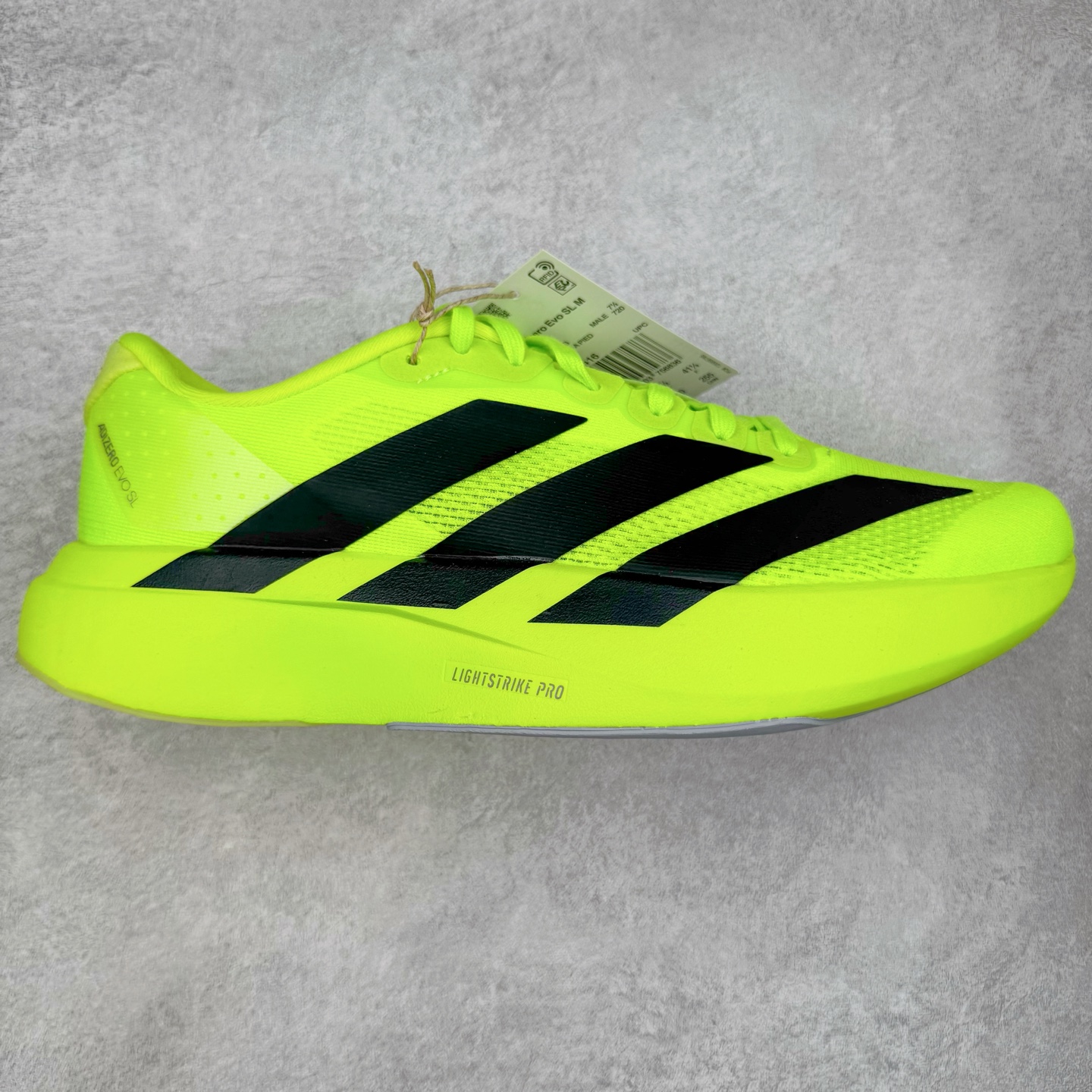 图片[6]-＃纯原 AD Adizero Eva SL M 零度进化版系列低帮轻便透气竞速休闲运动慢跑鞋 相信大家对去年 adidas 横空出世的「顶级超跑」adiZero Adios Pro EVO 1 记忆犹新！不仅登顶阿迪史上最轻跑鞋宝座，更在接下来的全球马拉松赛事中，持续书写着惊人成绩，被网友戏称新一代「阿迪神鞋」全网刷屏！极简设计语言与强烈速度感和存在感的鞋侧三线，让人过目不忘，特别种草！其中定位于中长跑训练的 adidas Adizero Evo SL，整体外观造型与 adiZero Adios Pro EVO 1 非常相似。中底配置方面搭载全掌 Lightstrike Pro，鞋面采用透气网面示人，契合日常训练鞋的定位，更加耐用。外底给到了马牌橡胶，及类似上代竞速旗舰 adidas Adizero Adios Pro 3 区域分布。整体看下来无论是外观的鲜明辨识度，还是配置的扎实程度都很顶。尺码：36 36⅔ 37⅓ 38 38⅔ 39⅓ 40 40⅔ 41⅓ 42 42⅔ 43⅓ 44 44⅔ 45⅓ 46⅓-选品中心