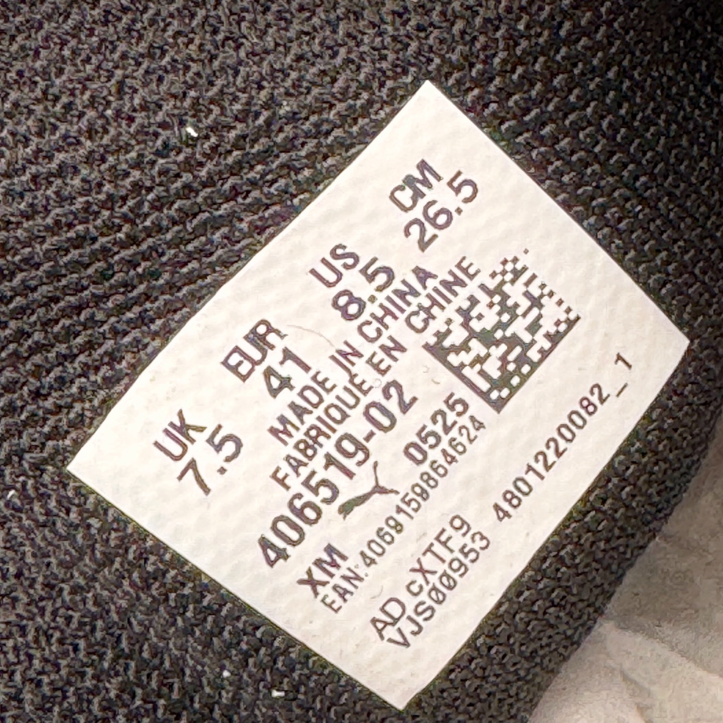 图片[11]-＃KZ纯原 Balenciaga x PUMA/彪马 Speedcat 巴黎世家联名系列薄底鞋牛皮圆头做旧磨损低帮生活休闲鞋 男女同款 口碑大厂出品 品控大底版型不断改良更新 全套原纸板楦头开发 确保原汁原味 完美呈现版型 一比一鞋头弧度高度鞋身弧度 独家私模原厂航空铝磨具打磨大底 鞋头坡度极致还原 无解鞋型 原盒原配 圈内天花板工艺 原厂玻璃冲刀 超高清洁度 全鞋零毛边皮料切割 选用了近两年人气极高的 “薄底鞋” PUMA Speedcat 为蓝本，带来了多个不同配色的联名鞋款。在色调上继承了这双赛车鞋原本的惯用方案，但鞋身侧面标志性的 PUMA Formstrip 标志则采用了 “破坏做旧” 的手法，这也是 Balenciaga 鞋款极为常见的风格。将白色的 PUMA Formstrip 撕掉了一大半，这极为 “粗暴” 的处理方式，在街头绝对有着十足的回头率。鞋头的 PUMA Logo 得以保留，烫金的 BALENCIAGA 字样则表明了它的联名身份，后跟则是鞋款的尺码，这也是 Balenciaga 鞋款的家族习惯。实拍调校N版已经零色差零失真 百分百还原实物色彩所见即所得 不存在货不对板色差等低级问题 选购参考实物拍摄 不混卖不参货 只用心做好货严格选品 承诺混一赔十 尺码：35.5 36 36.5 37.5 38 38.5 39 40 40.5 41 42 42.5 43 44 44.5 45 46-选品中心