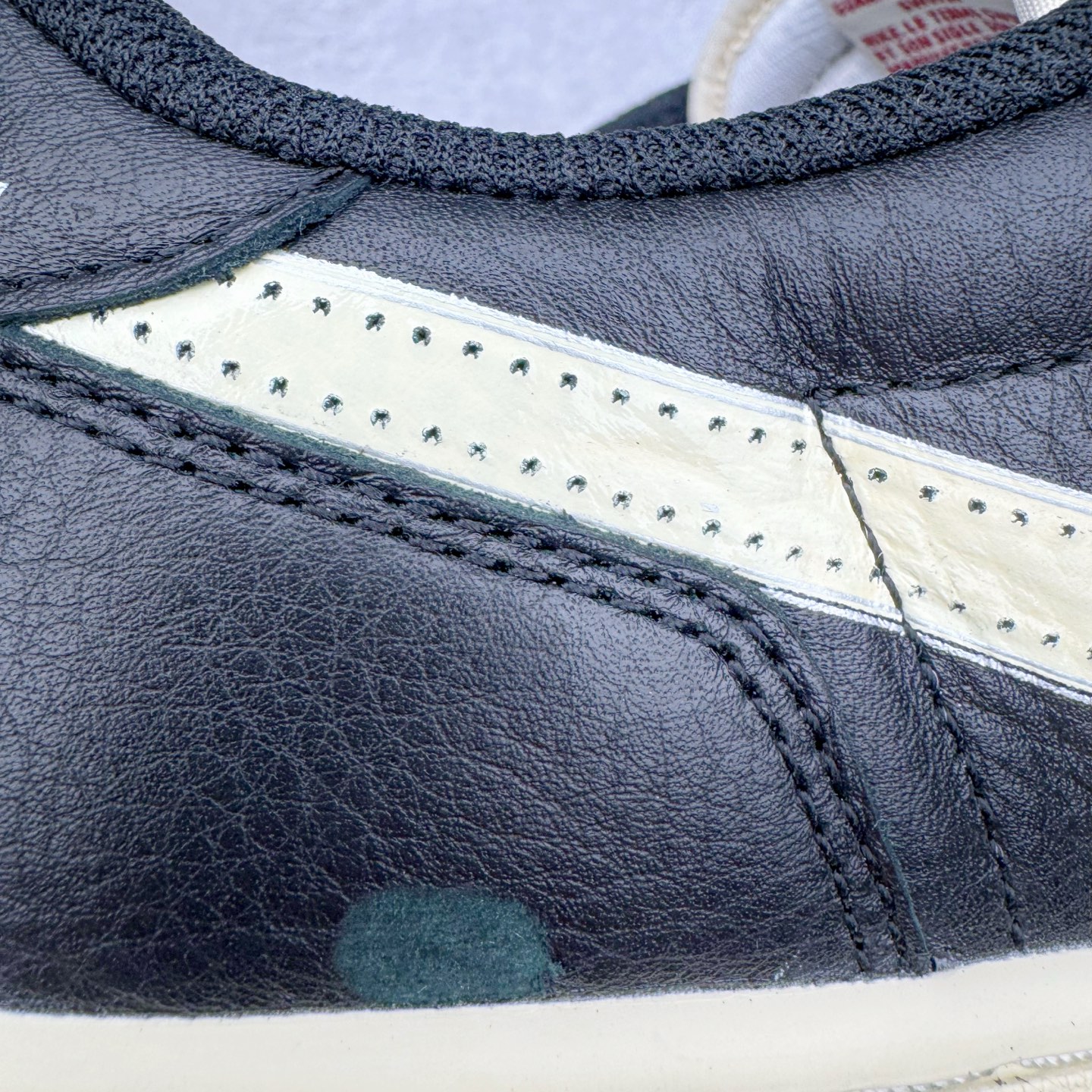 图片[18]-＃PK纯原 Nigel Sylvester x Jordan Air Jordan AJ1 Low OG Nitro \\\”Better With Time\\\” 舒适百搭 防滑耐磨低帮复古篮球鞋 男女同款 联名白黑红 IB8958-001 全新批次 Ljr同源清远全套加持 圈内最强倒钩系列 高端零售特供批次 产品品控稳定性领先行业 各方面均可对飙L版 良心定价不杀猪 SZ原厂全套原楦原纸板冲刀磨具开发 原厂皮料加持 原厂港宝加持定型后跟R度完美 同源原厂电绣 鬼脸飞翼针数密度立体效果一致 百分百一致原鞋 原厂拉帮工艺 针距密度一致 后跟弧度收口自然不对折 极致一眼正品既视感 进口玻璃冲刀皮料裁剪零毛边 全鞋电脑针车工艺 品控清洁度最高QC检验标准 免检产品 原厂订购鞋盒、鞋标、防尘纸、鞋撑、鞋带 追求极致的原厂味道 尺码：40 40.5 41 42 42.5 43 44 44.5 45 46 47.5 48.5-选品中心