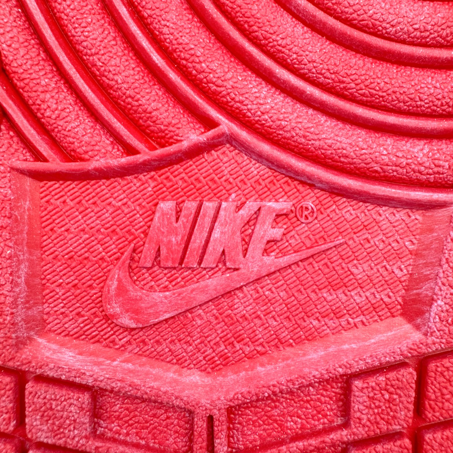 图片[21]-＃PK纯原 Nigel Sylvester x Jordan Air Jordan AJ1 Low OG Nitro \\\”Better With Time\\\” 舒适百搭 防滑耐磨低帮复古篮球鞋 男女同款 联名白黑红 IB8958-001 全新批次 Ljr同源清远全套加持 圈内最强倒钩系列 高端零售特供批次 产品品控稳定性领先行业 各方面均可对飙L版 良心定价不杀猪 SZ原厂全套原楦原纸板冲刀磨具开发 原厂皮料加持 原厂港宝加持定型后跟R度完美 同源原厂电绣 鬼脸飞翼针数密度立体效果一致 百分百一致原鞋 原厂拉帮工艺 针距密度一致 后跟弧度收口自然不对折 极致一眼正品既视感 进口玻璃冲刀皮料裁剪零毛边 全鞋电脑针车工艺 品控清洁度最高QC检验标准 免检产品 原厂订购鞋盒、鞋标、防尘纸、鞋撑、鞋带 追求极致的原厂味道 尺码：40 40.5 41 42 42.5 43 44 44.5 45 46 47.5 48.5-选品中心