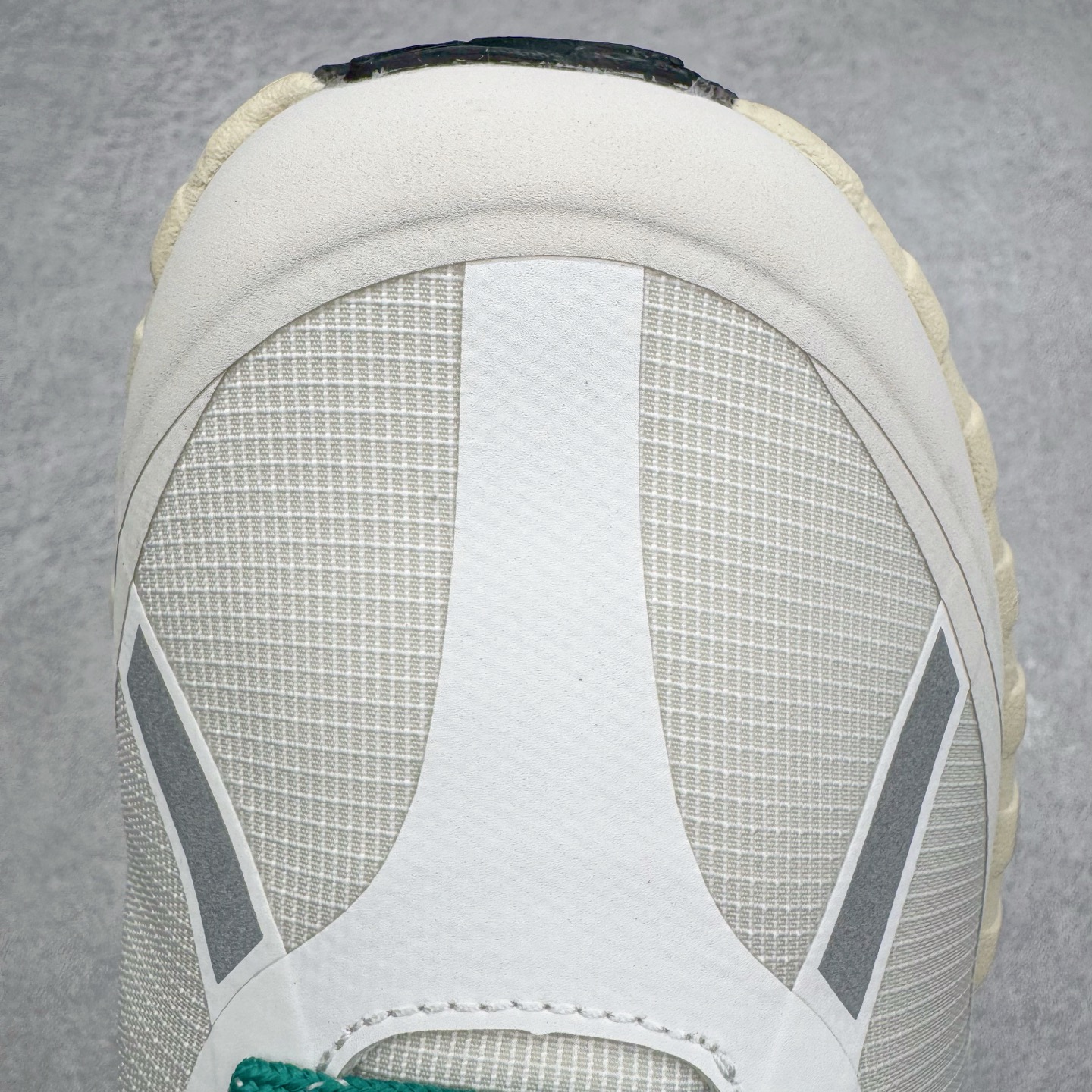 图片[21]-＃纯原 NORDA 001 G+ 轻便户外运动舒适防滑耐磨低帮跑步鞋 Norda是一个来自加拿大的品牌，由两位越野跑者Nicholas Martire 和Willamina Martire夫妇联合其他两位合作者创立，旨在打造全球最佳的越野跑鞋。在品牌正式成立之前，他们邀请了运动员、艺术家和材料专家，共同讨论如何塑造这个全新的品牌。最终，Norda品牌在2020年正式成立，但他们的第一双鞋子Norda001直到2022年1月才发布。在品牌成立的三年里，Norda总共只推出了两款跑鞋，但在配色和其他品牌的合作上却频频发力。包括Zegna、Ciele和Satisfy等跑步圈里的当红品牌，都进行了联名。Zegna更是在今年年初收购了一部分Norda的股份，并宣称将会在未来投入更多资金支持品牌的发展。尺码：36 36.5 37.5 38 38.5 39 40 40.5 41 42 42.5 43 44 44.5 45 46-选品中心