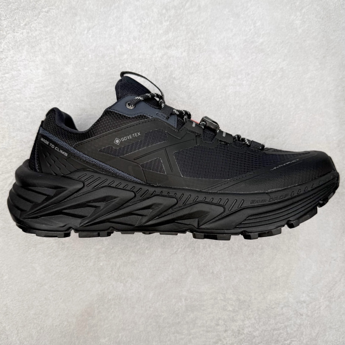 凯乐石 KAILAS 山行2代 GTX 25款舒适缓冲徒步 织物TPU减震防滑透气包裹性轻便低帮超强抓地力越野跑步鞋 KAILAS凯乐石品牌是全球三大全系攀登品牌之一，于2003年创立于中国广州，致力于为有攀登梦想的户外运动员及爱好者，研发制造功能性专业装备，满足他们在极限环境下安全舒适的需求，凯乐石专注于科技面料的开发及专业功能设计，产品线覆盖登山、攀岩、徒步、越野跑山、露营、旅行等多项户外运动，通过运动员的测试反馈，不断进化迭代，产品荣获国内外大奖71座，发明专利21个，更突破性的自主研发攀登器械，打造出中国的攀登硬实力。实拍调校N版已经零色差零失真 百分百还原实物色彩所见即所得 不存在货不对板色差等低级问题 选购参考实物拍摄 不混卖不参货 只用心做好货严格选品 承诺混一赔十 尺码：36 36.5 37.5 38 38.5 39 40 40.5 41 42 42.5 43 44 44.5 45-选品中心