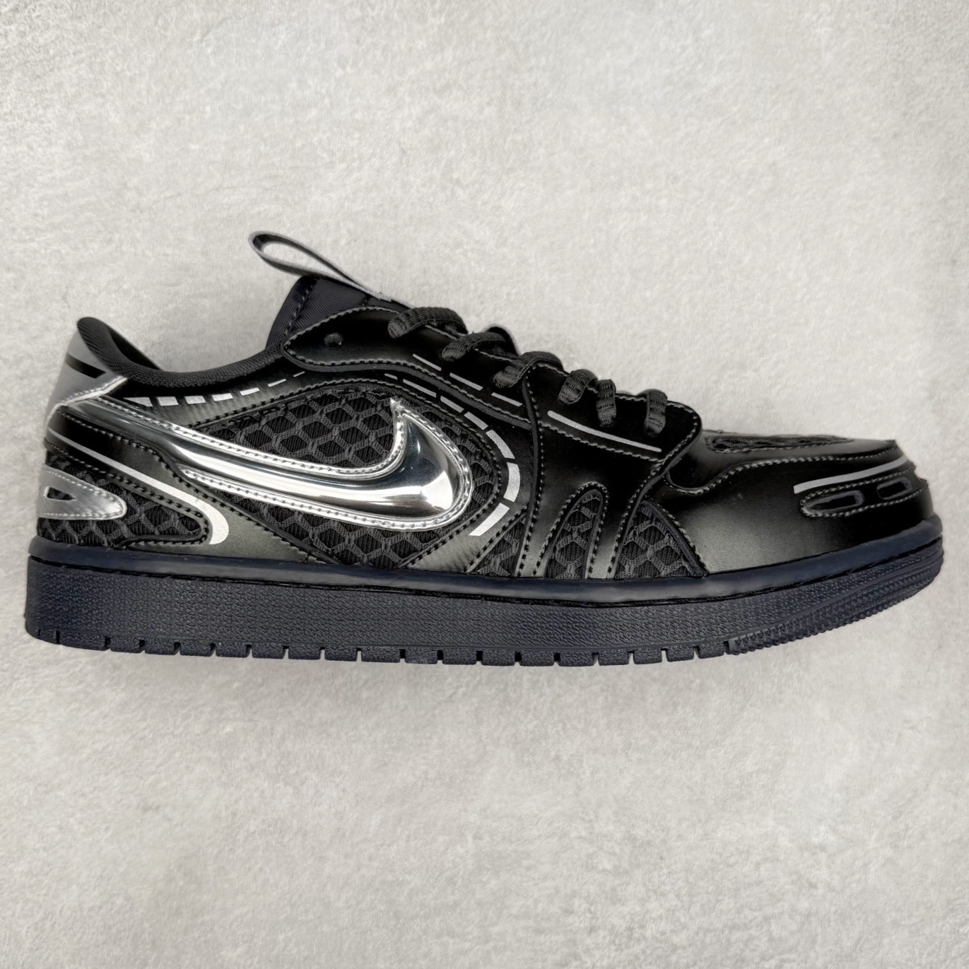 ＃K版 Air Jordan AJ1 Low 低帮 HQ2186-001 全新流水线出品 DT版本唯一平替选择 市场第二梯队最强版 全部原鞋开发 原楦原纸板开发 全鞋电脑针车 原厂内置全掌气垫 原盒内在原标 唯一Zp原版鞋带绑法 免检产品 全新2022版型 全头层皮料 完美零毛边处理 原厂配置全掌气垫 价格定位良心 几十个配色陆续出货 实拍调校N版已经零色差零失真 百分百还原实物色彩所见即所得 不存在货不对板色差等低级问题 选购参考实物拍摄 不混卖不参货 只用心做好货严格选品 承诺混一赔十 尺码：36 36.5 37.5 38 38.5 39 40 40.5 41 42 42.5 43 44 44.5 45-选品中心