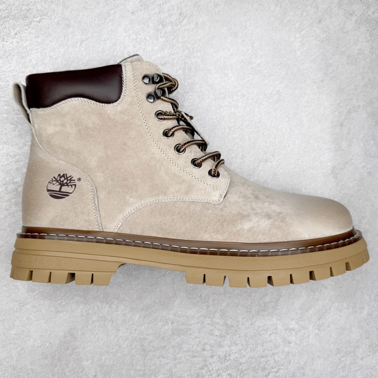 Timberland添柏岚/天伯伦户外中帮休闲大黄靴系列 广东大厂品质 原盒原包装 面料采用意大利🇮🇹顶级磨砂细纹牛皮 搭配防臭防腐真皮乳胶鞋垫 给您完美的穿着体验 质量考究耐穿 型男必备 专治不帅 高品质脚感一流 尺码：38 39 40 41 42 43 44（皮鞋码）-选品中心