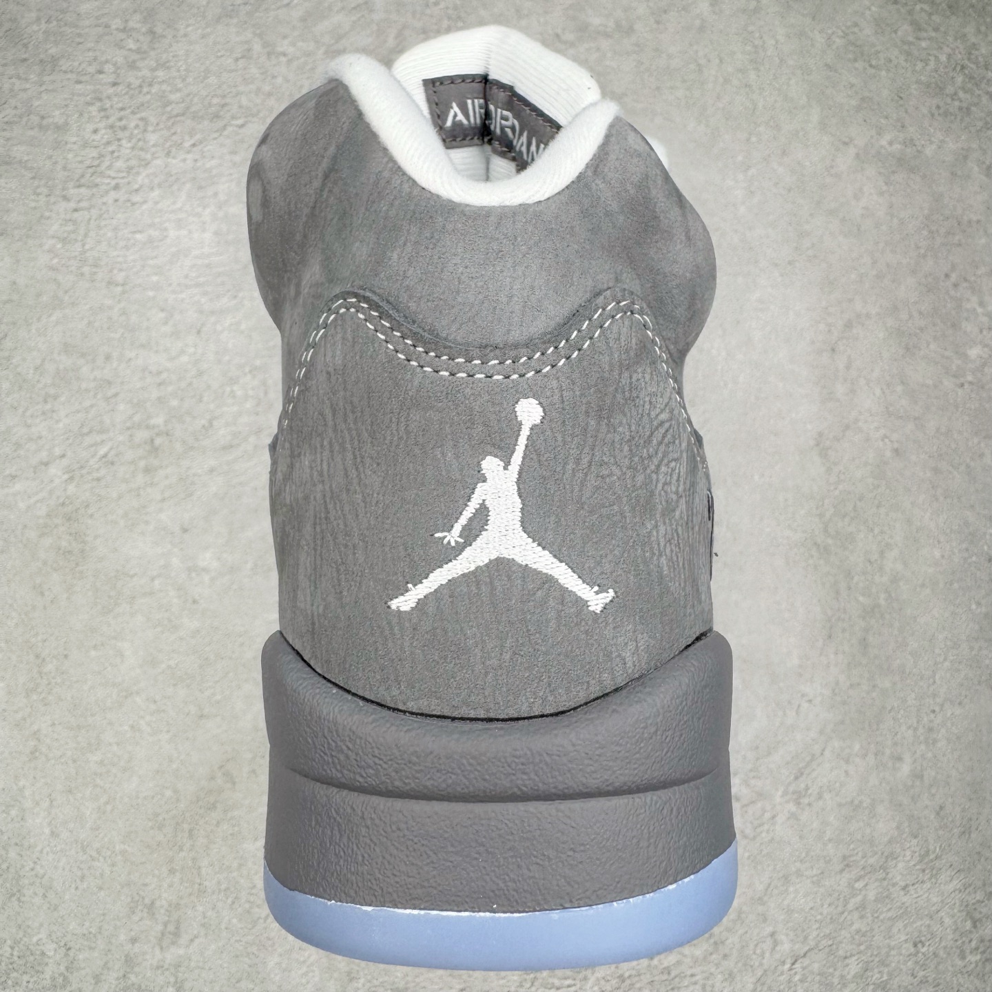 图片[8]-＃PK纯原 Air Jordan AJ5 OG 狼灰 DD0587-002 SZ原厂全套原楦原纸板磨具开发 原厂皮料加持 原厂港宝加持定型后跟R度完美 同源原厂电绣 飞人针数密度立体效果一致 原厂拉帮手法 原厂配置纸衬高频鞋盒 原厂指令配双鞋带 原厂TPU网格鞋带扣 超高鞋面清洁度 最高QC检验标准 控制溢胶瑕疵 到手可放心比对发售原鞋 上脚百分百充正驾驭 尺码：40 40.5 41 42 42.5 43 44 44.5 45 46 47.5-选品中心