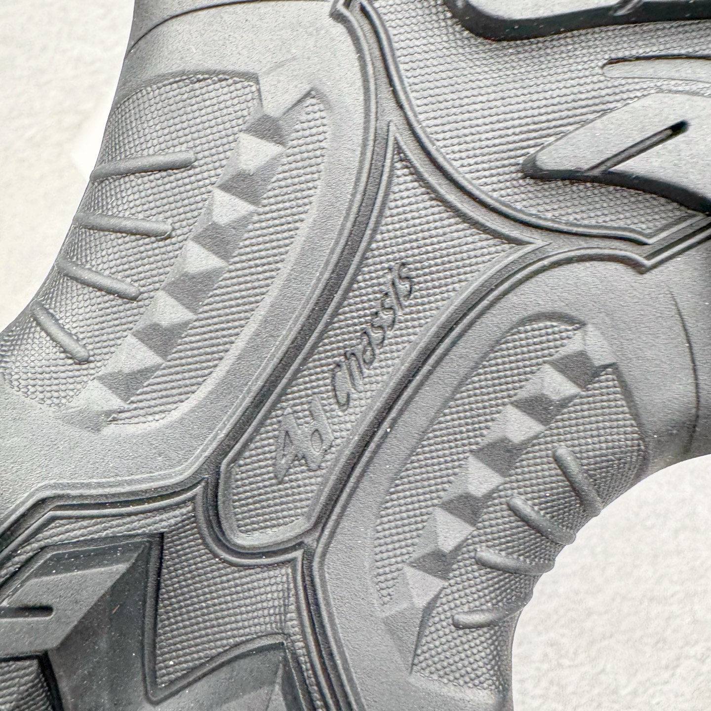 图片[21]-＃HP纯原 Salomon XT-QUEST ADV 萨洛蒙潮流越野机能户外功能鞋 纯原外贸平台特供订单 耗时半年巨作 全套原纸板楦头开发 原厂特供网布配套加持 确保原汁原味 完美呈现版型 原档数据独家私模五层组合大底 男女鞋同步官方开发至46.5 原装Ortholite轻量化鞋垫 中底布带钢印编号 原厂TPU锁扣 进口港宝加持 后跟自然饱满 还原公司包裹性 基于 SALOMON 初代 XT 鞋身造型并搭载 4D ADVANCED CHASSIS™ 大底打造而成 为这款 XT-QUEST 带来了多项足部控制与保护等功能性 如在运动过程中控制左右晃动的过程而提高稳定性、改善长途越野过程中足中到足尖的过渡、提高感知岩石的精确度以抵抗尖锐物体对脚底的伤害以及采用动态缓冲来增强穿着舒适感 从而减轻疲劳感 使 XT-QUEST 成为一双舒适且安全的户外之履 尺码：36 36.5 37.5 38 38.5 39 40 40.5 41 42 42.5 43 44 44.5 45 46.5-选品中心