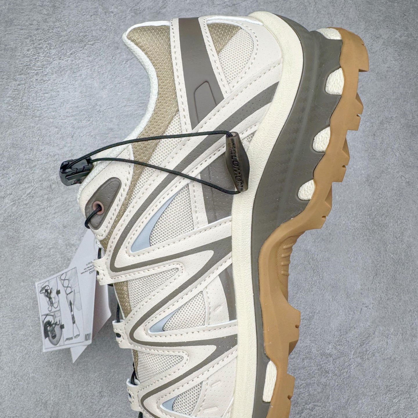 图片[7]-＃HP纯原 Salomon XT-QUEST ADV 萨洛蒙潮流越野机能户外功能鞋 纯原外贸平台特供订单 耗时半年巨作 全套原纸板楦头开发 原厂特供网布配套加持 确保原汁原味 完美呈现版型 原档数据独家私模五层组合大底 男女鞋同步官方开发至46.5 原装Ortholite轻量化鞋垫 中底布带钢印编号 原厂TPU锁扣 进口港宝加持 后跟自然饱满 还原公司包裹性 基于 SALOMON 初代 XT 鞋身造型并搭载 4D ADVANCED CHASSIS™ 大底打造而成 为这款 XT-QUEST 带来了多项足部控制与保护等功能性 如在运动过程中控制左右晃动的过程而提高稳定性、改善长途越野过程中足中到足尖的过渡、提高感知岩石的精确度以抵抗尖锐物体对脚底的伤害以及采用动态缓冲来增强穿着舒适感 从而减轻疲劳感 使 XT-QUEST 成为一双舒适且安全的户外之履 尺码：36 36.5 37.5 38 38.5 39 40 40.5 41 42 42.5 43 44 44.5 45 46.5-选品中心