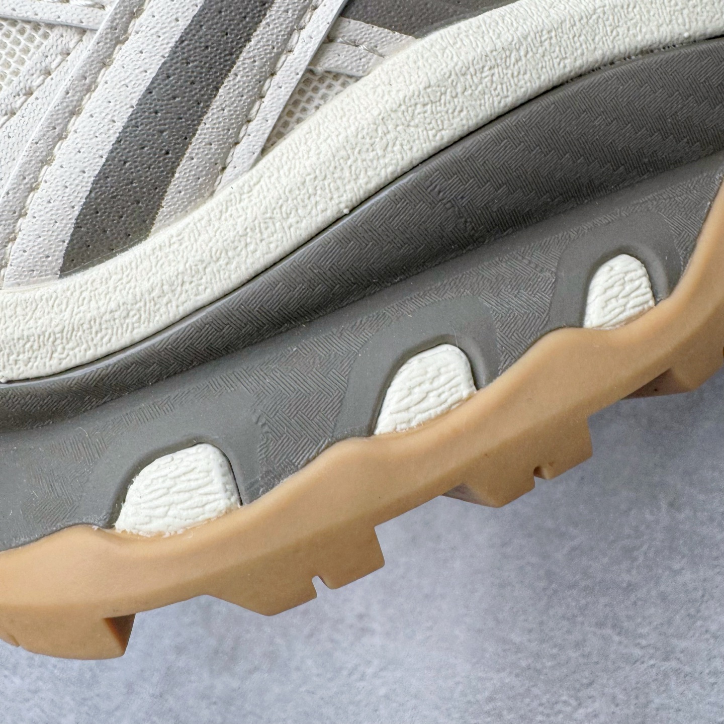 图片[16]-＃HP纯原 Salomon XT-QUEST ADV 萨洛蒙潮流越野机能户外功能鞋 纯原外贸平台特供订单 耗时半年巨作 全套原纸板楦头开发 原厂特供网布配套加持 确保原汁原味 完美呈现版型 原档数据独家私模五层组合大底 男女鞋同步官方开发至46.5 原装Ortholite轻量化鞋垫 中底布带钢印编号 原厂TPU锁扣 进口港宝加持 后跟自然饱满 还原公司包裹性 基于 SALOMON 初代 XT 鞋身造型并搭载 4D ADVANCED CHASSIS™ 大底打造而成 为这款 XT-QUEST 带来了多项足部控制与保护等功能性 如在运动过程中控制左右晃动的过程而提高稳定性、改善长途越野过程中足中到足尖的过渡、提高感知岩石的精确度以抵抗尖锐物体对脚底的伤害以及采用动态缓冲来增强穿着舒适感 从而减轻疲劳感 使 XT-QUEST 成为一双舒适且安全的户外之履 尺码：36 36.5 37.5 38 38.5 39 40 40.5 41 42 42.5 43 44 44.5 45 46.5-选品中心