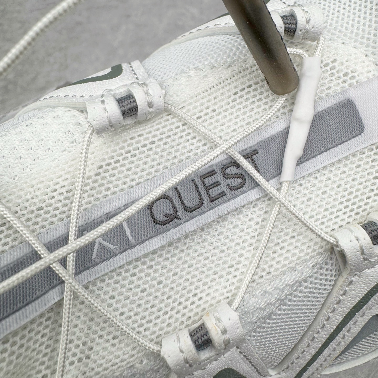 图片[13]-＃HP纯原 Salomon XT-QUEST ADV 萨洛蒙潮流越野机能户外功能鞋 纯原外贸平台特供订单 耗时半年巨作 全套原纸板楦头开发 原厂特供网布配套加持 确保原汁原味 完美呈现版型 原档数据独家私模五层组合大底 男女鞋同步官方开发至46.5 原装Ortholite轻量化鞋垫 中底布带钢印编号 原厂TPU锁扣 进口港宝加持 后跟自然饱满 还原公司包裹性 基于 SALOMON 初代 XT 鞋身造型并搭载 4D ADVANCED CHASSIS™ 大底打造而成 为这款 XT-QUEST 带来了多项足部控制与保护等功能性 如在运动过程中控制左右晃动的过程而提高稳定性、改善长途越野过程中足中到足尖的过渡、提高感知岩石的精确度以抵抗尖锐物体对脚底的伤害以及采用动态缓冲来增强穿着舒适感 从而减轻疲劳感 使 XT-QUEST 成为一双舒适且安全的户外之履 尺码：36 36.5 37.5 38 38.5 39 40 40.5 41 42 42.5 43 44 44.5 45 46.5-选品中心