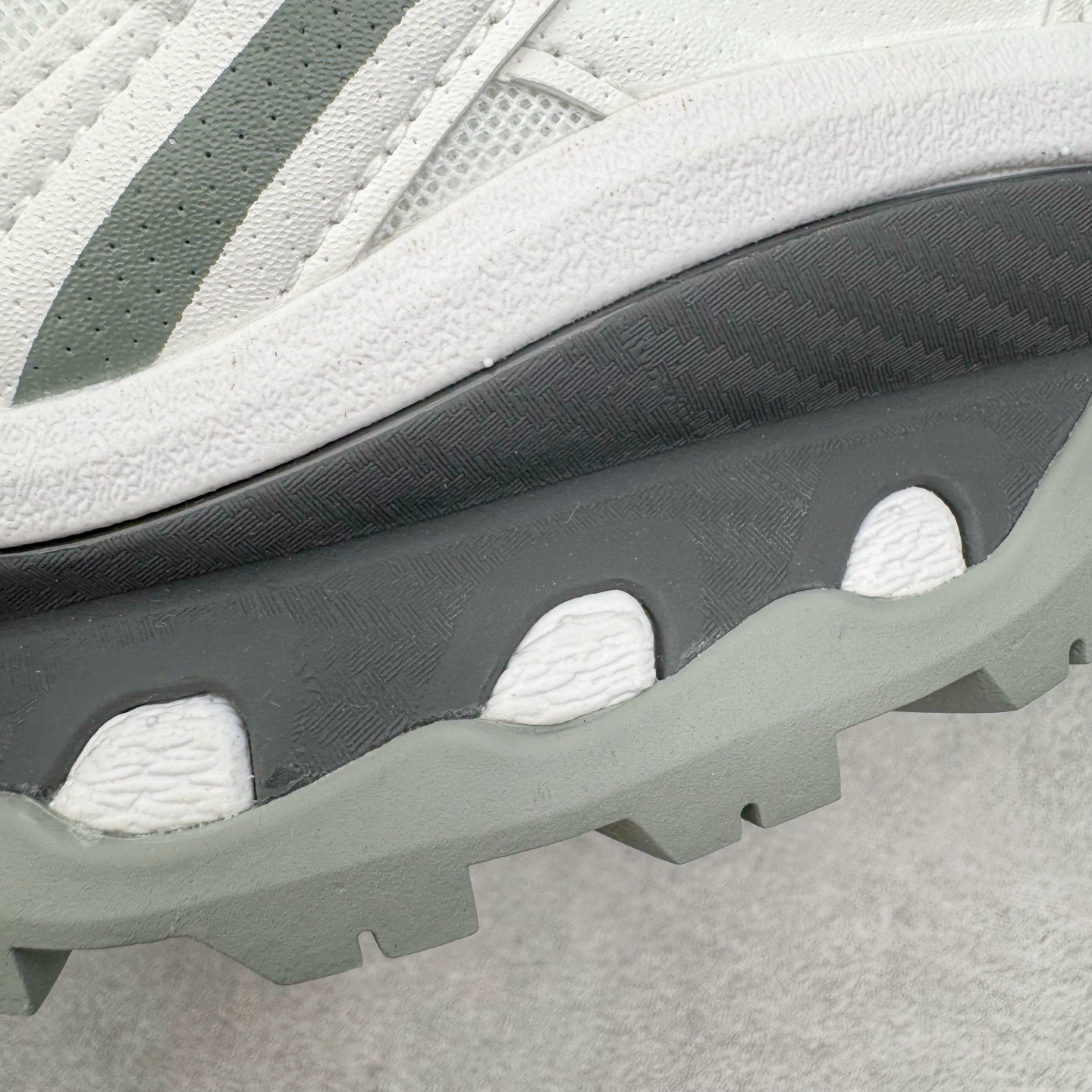 图片[18]-＃HP纯原 Salomon XT-QUEST ADV 萨洛蒙潮流越野机能户外功能鞋 纯原外贸平台特供订单 耗时半年巨作 全套原纸板楦头开发 原厂特供网布配套加持 确保原汁原味 完美呈现版型 原档数据独家私模五层组合大底 男女鞋同步官方开发至46.5 原装Ortholite轻量化鞋垫 中底布带钢印编号 原厂TPU锁扣 进口港宝加持 后跟自然饱满 还原公司包裹性 基于 SALOMON 初代 XT 鞋身造型并搭载 4D ADVANCED CHASSIS™ 大底打造而成 为这款 XT-QUEST 带来了多项足部控制与保护等功能性 如在运动过程中控制左右晃动的过程而提高稳定性、改善长途越野过程中足中到足尖的过渡、提高感知岩石的精确度以抵抗尖锐物体对脚底的伤害以及采用动态缓冲来增强穿着舒适感 从而减轻疲劳感 使 XT-QUEST 成为一双舒适且安全的户外之履 尺码：36 36.5 37.5 38 38.5 39 40 40.5 41 42 42.5 43 44 44.5 45 46.5-选品中心