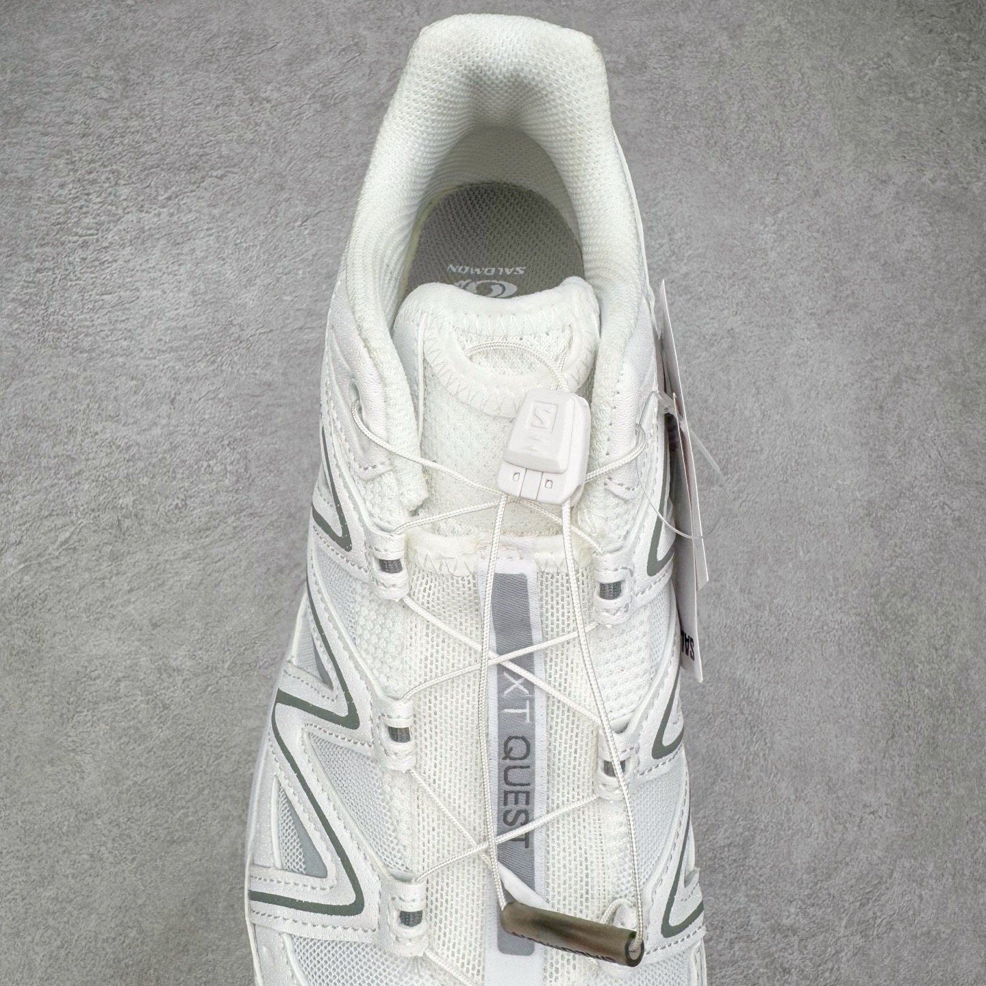 图片[5]-＃HP纯原 Salomon XT-QUEST ADV 萨洛蒙潮流越野机能户外功能鞋 纯原外贸平台特供订单 耗时半年巨作 全套原纸板楦头开发 原厂特供网布配套加持 确保原汁原味 完美呈现版型 原档数据独家私模五层组合大底 男女鞋同步官方开发至46.5 原装Ortholite轻量化鞋垫 中底布带钢印编号 原厂TPU锁扣 进口港宝加持 后跟自然饱满 还原公司包裹性 基于 SALOMON 初代 XT 鞋身造型并搭载 4D ADVANCED CHASSIS™ 大底打造而成 为这款 XT-QUEST 带来了多项足部控制与保护等功能性 如在运动过程中控制左右晃动的过程而提高稳定性、改善长途越野过程中足中到足尖的过渡、提高感知岩石的精确度以抵抗尖锐物体对脚底的伤害以及采用动态缓冲来增强穿着舒适感 从而减轻疲劳感 使 XT-QUEST 成为一双舒适且安全的户外之履 尺码：36 36.5 37.5 38 38.5 39 40 40.5 41 42 42.5 43 44 44.5 45 46.5-选品中心