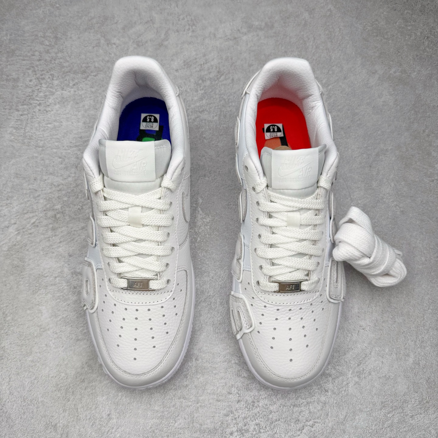 图片[2]-＃S2纯原 CPFM x NK Air Force 1 07 Low 空军一号系列低帮经典百搭休闲运动板鞋“联名放大补丁字母” FQ7069-100 近日，A$AP Bari 在其官方社交媒体上预告了 Cactus Plant Flea Market (CPFM) 和 Nike Air Force 1 Low 的全新配色。此次全新推出的紫色和苔藓绿配色，保留了原始黑白版本的标志性风格，均采用皮革鞋面、尼龙鞋舌、带有反光底衬的「AIR SUNSHINE」及同色 AF1 橡胶鞋底。尺码：39 40 40.5 41 42 42.5 43 44 44.5 45 46 47.5 48.5-选品中心