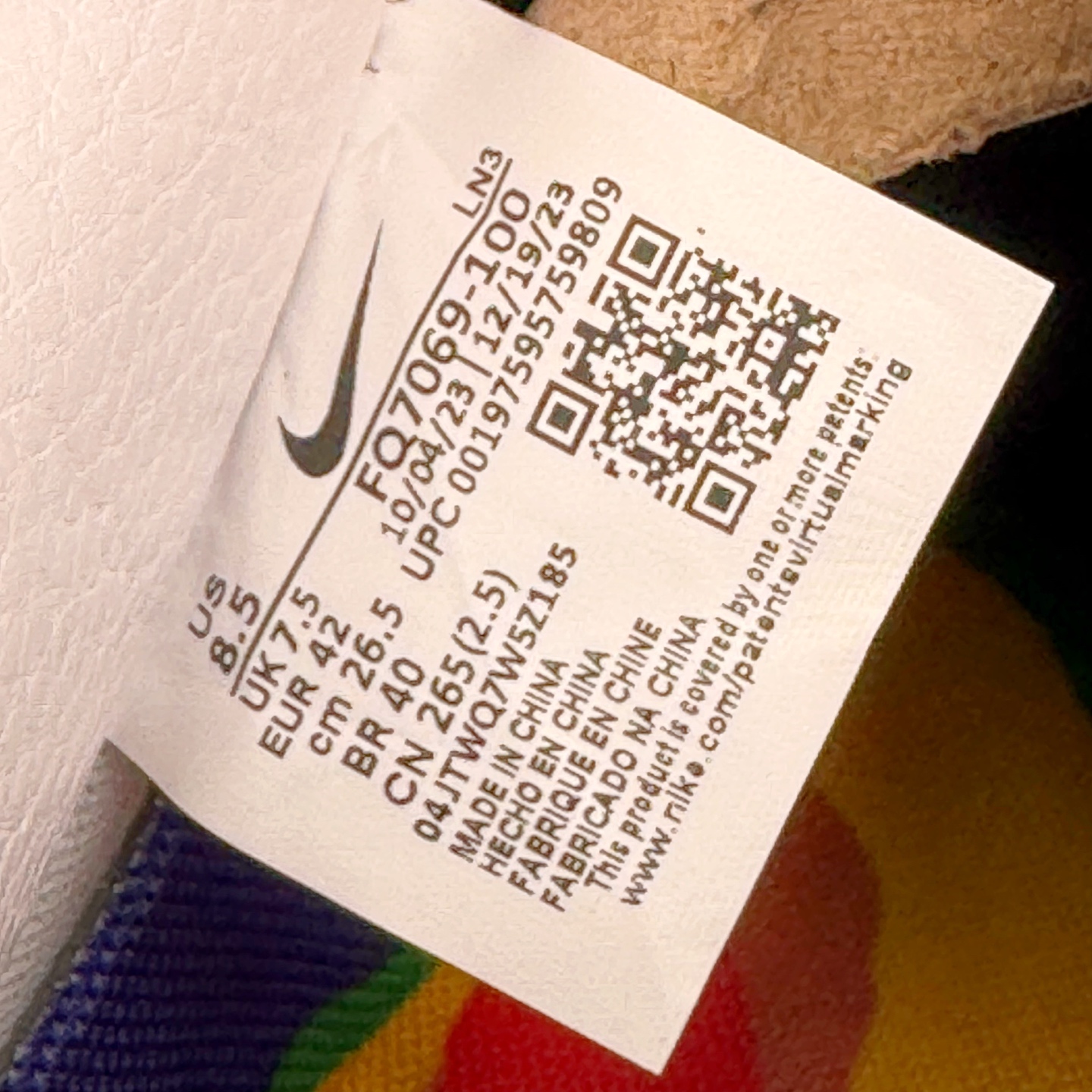 图片[13]-＃S2纯原 CPFM x NK Air Force 1 07 Low 空军一号系列低帮经典百搭休闲运动板鞋“联名放大补丁字母” FQ7069-100 近日，A$AP Bari 在其官方社交媒体上预告了 Cactus Plant Flea Market (CPFM) 和 Nike Air Force 1 Low 的全新配色。此次全新推出的紫色和苔藓绿配色，保留了原始黑白版本的标志性风格，均采用皮革鞋面、尼龙鞋舌、带有反光底衬的「AIR SUNSHINE」及同色 AF1 橡胶鞋底。尺码：39 40 40.5 41 42 42.5 43 44 44.5 45 46 47.5 48.5-选品中心