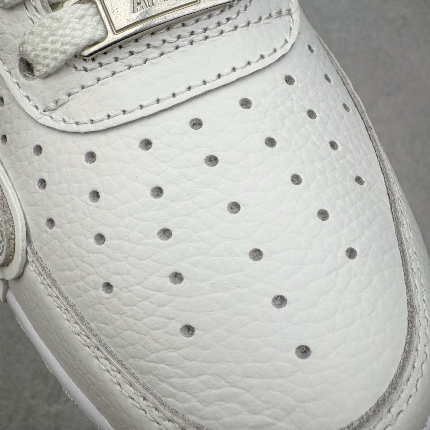 图片[19]-＃S2纯原 CPFM x NK Air Force 1 07 Low 空军一号系列低帮经典百搭休闲运动板鞋“联名放大补丁字母” FQ7069-100 近日，A$AP Bari 在其官方社交媒体上预告了 Cactus Plant Flea Market (CPFM) 和 Nike Air Force 1 Low 的全新配色。此次全新推出的紫色和苔藓绿配色，保留了原始黑白版本的标志性风格，均采用皮革鞋面、尼龙鞋舌、带有反光底衬的「AIR SUNSHINE」及同色 AF1 橡胶鞋底。尺码：39 40 40.5 41 42 42.5 43 44 44.5 45 46 47.5 48.5-选品中心