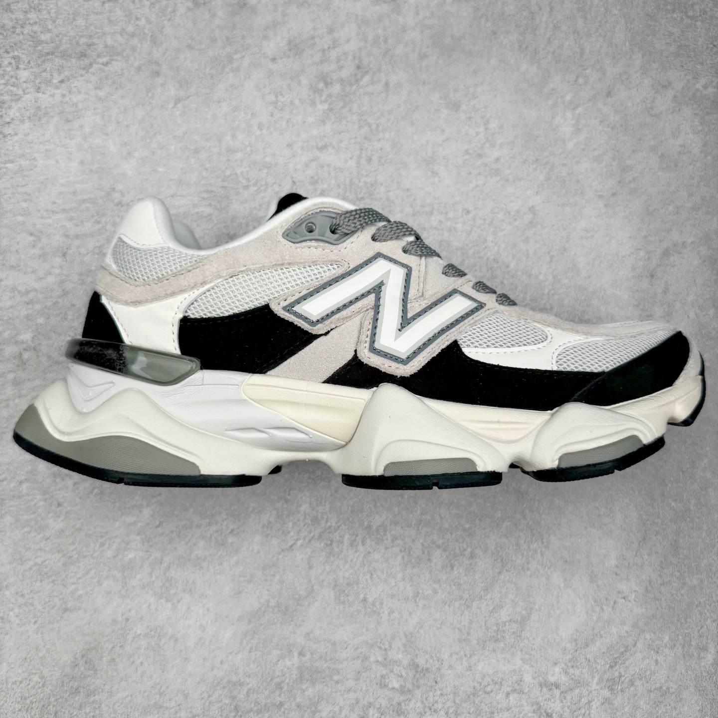 图片[5]-＃TG纯原特价福利 New Balance NB9060系列 新百伦绒面革网布经典百搭防滑耐磨透气低帮生活休闲鞋 全套原楦原纸板原厂数据开发 进口三明治网面 原装进口翻毛皮料正确绒感卡色 正确中底拉帮中底网布细节 原厂标裁 带紫光防伪 定制后跟透明水晶模块 冲裁组合 大底贴合程度胶水上色把控完美 整洁度挑战全网艺术家 多道序QC把关品质完善 匠心打造 耗时两个月开发完成 工艺极其复杂难度可想而知 新开独立私模大底 全网唯一正确六层组合大底 高端零售专供产物 尺码：36 37 37.5 38 38.5 39 40 40.5 41 42 42.5 43 44 45 46.5-选品中心