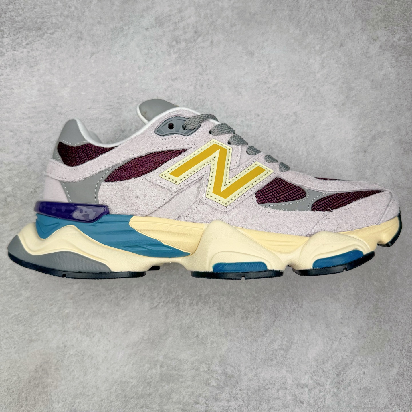 图片[8]-＃TG纯原特价福利 New Balance NB9060系列 新百伦绒面革网布经典百搭防滑耐磨透气低帮生活休闲鞋 全套原楦原纸板原厂数据开发 进口三明治网面 原装进口翻毛皮料正确绒感卡色 正确中底拉帮中底网布细节 原厂标裁 带紫光防伪 定制后跟透明水晶模块 冲裁组合 大底贴合程度胶水上色把控完美 整洁度挑战全网艺术家 多道序QC把关品质完善 匠心打造 耗时两个月开发完成 工艺极其复杂难度可想而知 新开独立私模大底 全网唯一正确六层组合大底 高端零售专供产物 尺码：36 37 37.5 38 38.5 39 40 40.5 41 42 42.5 43 44 45 46.5-选品中心