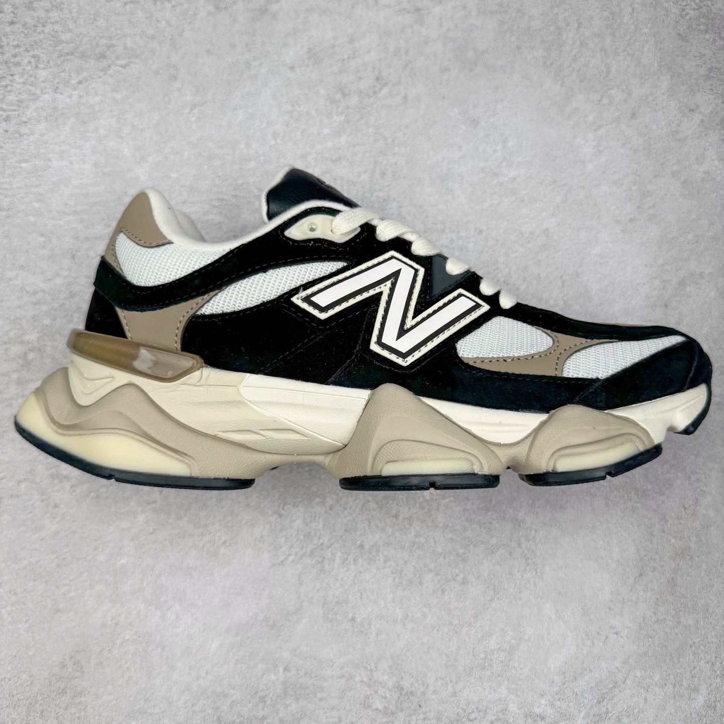 图片[2]-＃TG纯原特价福利 New Balance NB9060系列 新百伦绒面革网布经典百搭防滑耐磨透气低帮生活休闲鞋 全套原楦原纸板原厂数据开发 进口三明治网面 原装进口翻毛皮料正确绒感卡色 正确中底拉帮中底网布细节 原厂标裁 带紫光防伪 定制后跟透明水晶模块 冲裁组合 大底贴合程度胶水上色把控完美 整洁度挑战全网艺术家 多道序QC把关品质完善 匠心打造 耗时两个月开发完成 工艺极其复杂难度可想而知 新开独立私模大底 全网唯一正确六层组合大底 高端零售专供产物 尺码：36 37 37.5 38 38.5 39 40 40.5 41 42 42.5 43 44 45 46.5-选品中心