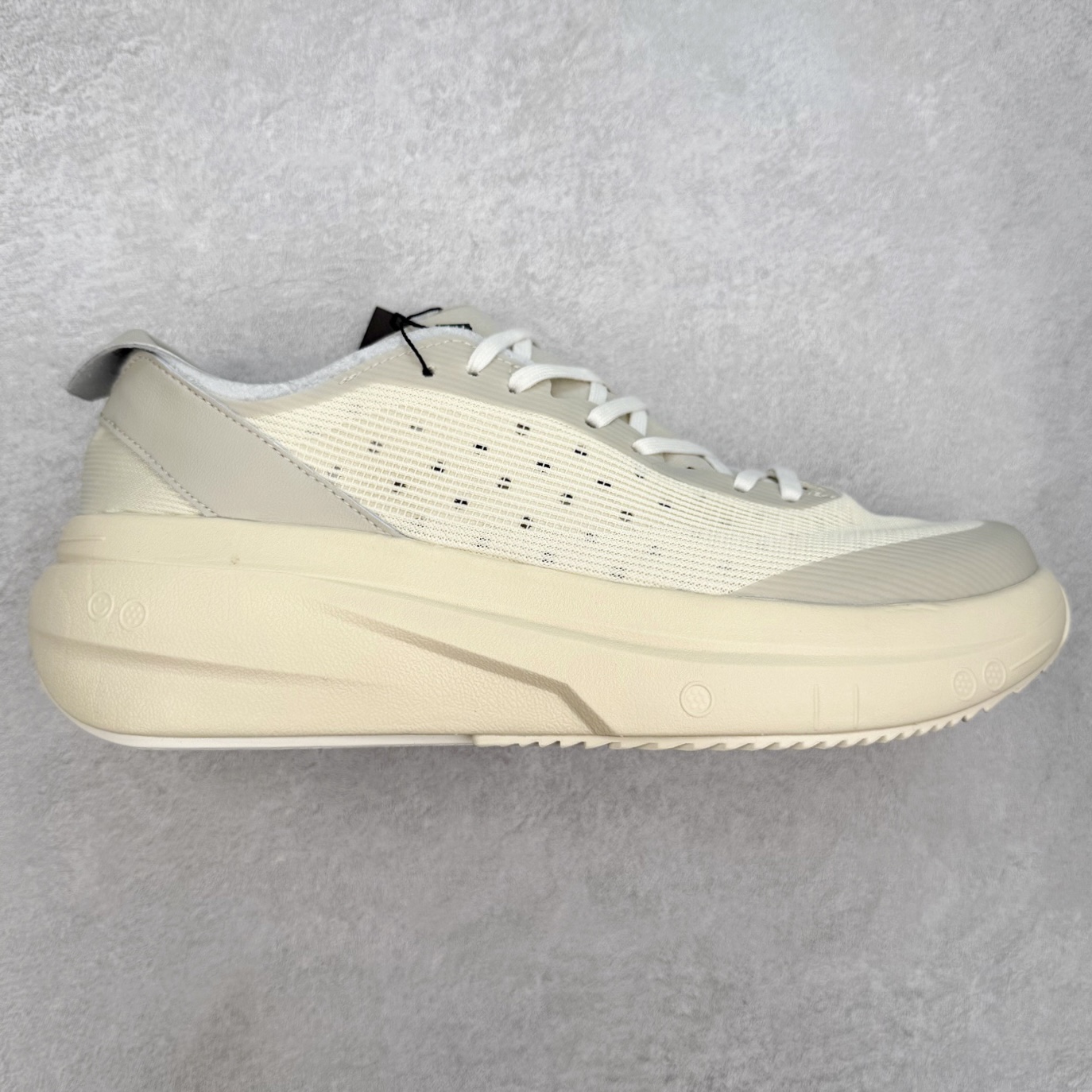 Y-3 皮革绒面革 百搭时尚 防滑 低帮 生活休闲鞋 男女同款 实拍调校N版已经零色差零失真 百分百还原实物色彩所见即所得 不存在货不对板色差等低级问题 选购参考实物拍摄 不混卖不参货 只用心做好货严格选品 承诺混一赔十 尺码：36 36.5 37.5 38 38.5 39 40 40.5 41 42 42.5 43 44 44.5 45-选品中心