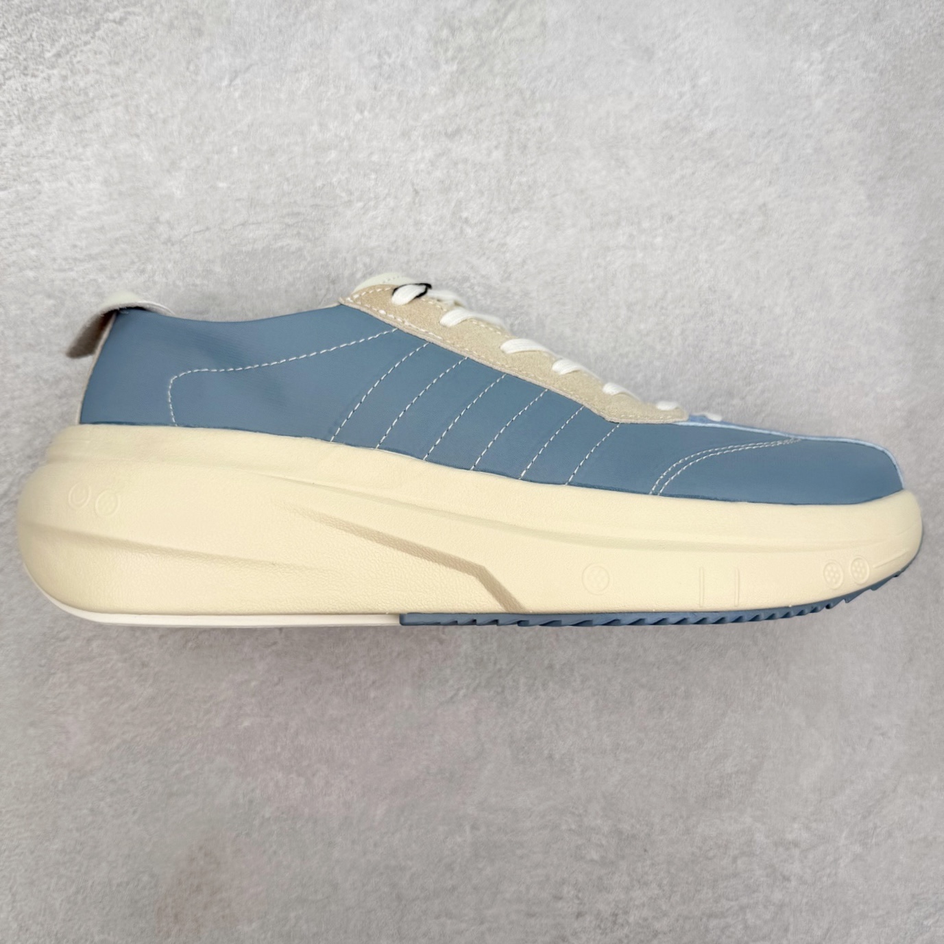 Y-3 皮革绒面革 百搭时尚 防滑 低帮 生活休闲鞋 男女同款 实拍调校N版已经零色差零失真 百分百还原实物色彩所见即所得 不存在货不对板色差等低级问题 选购参考实物拍摄 不混卖不参货 只用心做好货严格选品 承诺混一赔十 尺码:36 36.5 37.5 38 38.5 39 40 40.5 41 42 42.5 43 44 44.5 45-选品中心