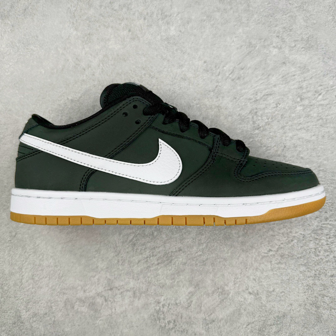 ＃KZ神版福利 NK SB Dunk Low 毫无疑问市场中端王者 全码福利开炸 长期补货价格一步到位 毫无疑问市场中端王者 实力大厂出品 新配色陆续开发 利润个位数只为口碑 全套原纸板楦头开发 确保原汁原味 完美呈现DUNK版型 一比一鞋头弧度高度鞋身弧度 此版本只针对中端市场 皮料材质有所更替 其他数据细节工艺流程均保持一致 绝不口嗨 细节品控鞋型随意对比 独家私模官方第六代原厂航空铝磨具打磨大底 鞋头坡度极致还原 无解鞋型 原盒原配 圈内天花板工艺 原厂玻璃冲刀 超高清洁度 全鞋零毛边皮料切割 原厂中底布点胶 中底布拉帮走线遵循公司 尺码：36 36.5 37.5 38 38.5 39 40 40.5 41 42 42.5 43 44 44.5 45 46 47.5-选品中心