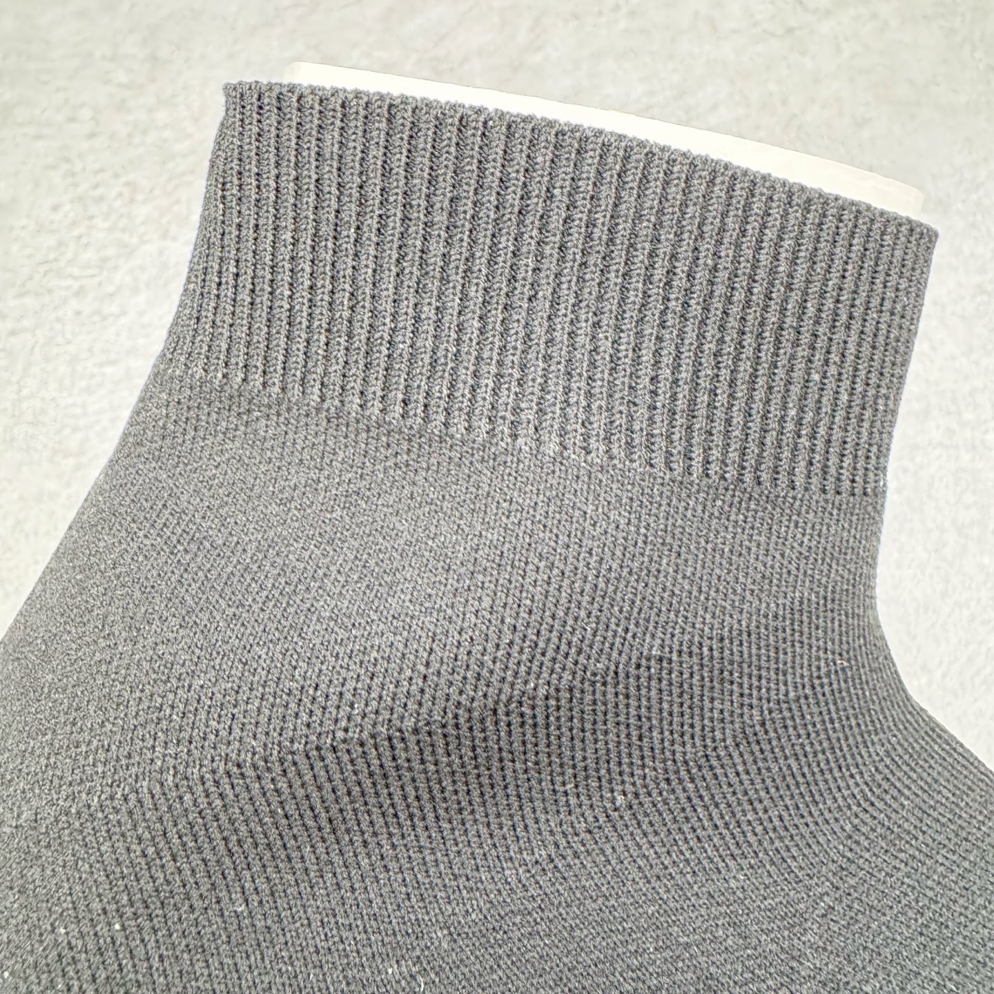 图片[13]-＃VG零售版 Balenciaga Speed stretch-knit Mid sneakers 巴黎世家中帮束脚针织袜子球鞋 原鞋开发唯一正确版本 正确印刷 百分百不掉字 一次成型MD大底 原盒原配防尘袋 全套原纸板楦头开发 最原汁原味的灵魂版型 全鞋荧光划线卡点 胶水把控整洁度追求极致完美 每一双都是工艺品 多重QC质检 超越公司货的品控标准 实实在在的免检产品 原盒原配 正确字体电绣 粗细、位置、大小正确 侧边TPU 透气孔匹配意产原版 正确气垫分离大底 TPU软底 原版一致大底LOGO 立体感十足 尺码：35 36 37 38 39 40 41 42 43 44 45 46-选品中心