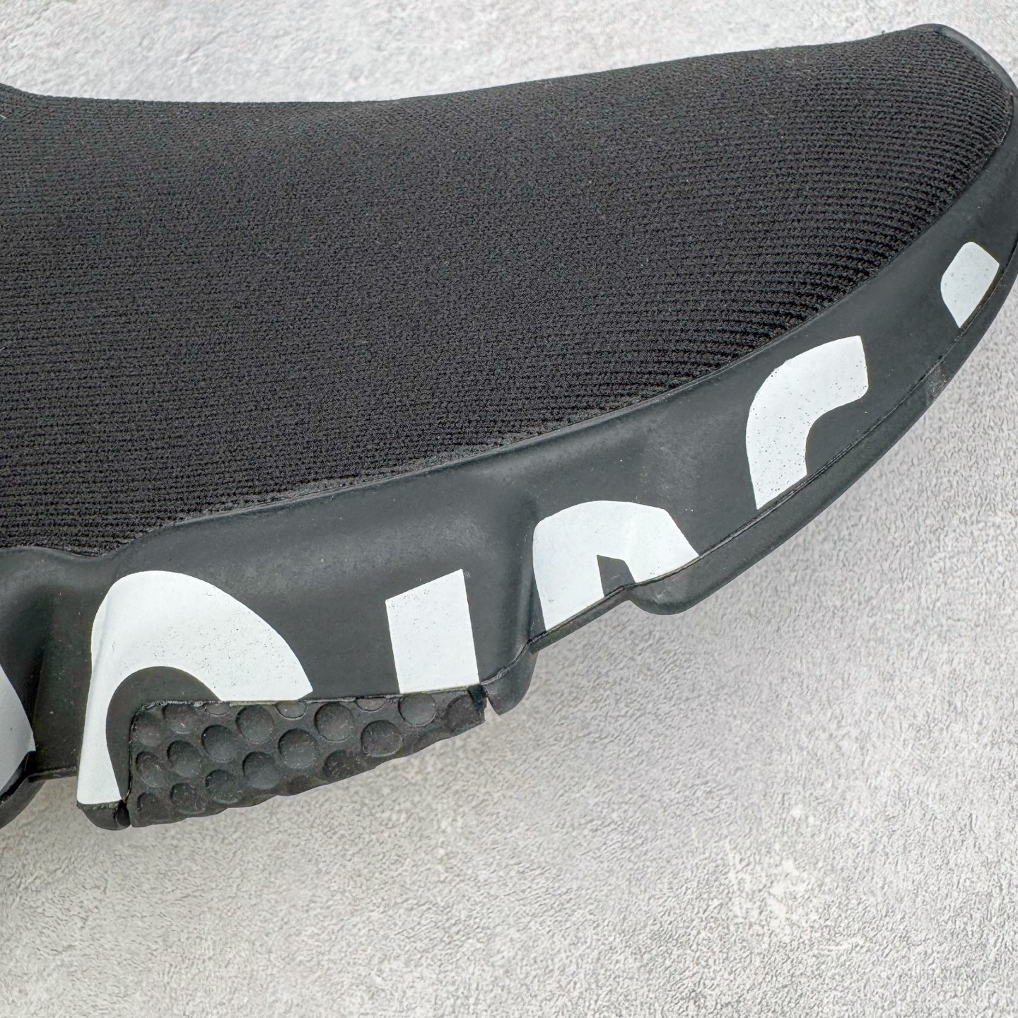 图片[15]-＃VG零售版 Balenciaga Speed stretch-knit Mid sneakers 巴黎世家中帮束脚针织袜子球鞋 原鞋开发唯一正确版本 正确印刷 百分百不掉字 一次成型MD大底 原盒原配防尘袋 全套原纸板楦头开发 最原汁原味的灵魂版型 全鞋荧光划线卡点 胶水把控整洁度追求极致完美 每一双都是工艺品 多重QC质检 超越公司货的品控标准 实实在在的免检产品 原盒原配 正确字体电绣 粗细、位置、大小正确 侧边TPU 透气孔匹配意产原版 正确气垫分离大底 TPU软底 原版一致大底LOGO 立体感十足 尺码：35 36 37 38 39 40 41 42 43 44 45 46-选品中心