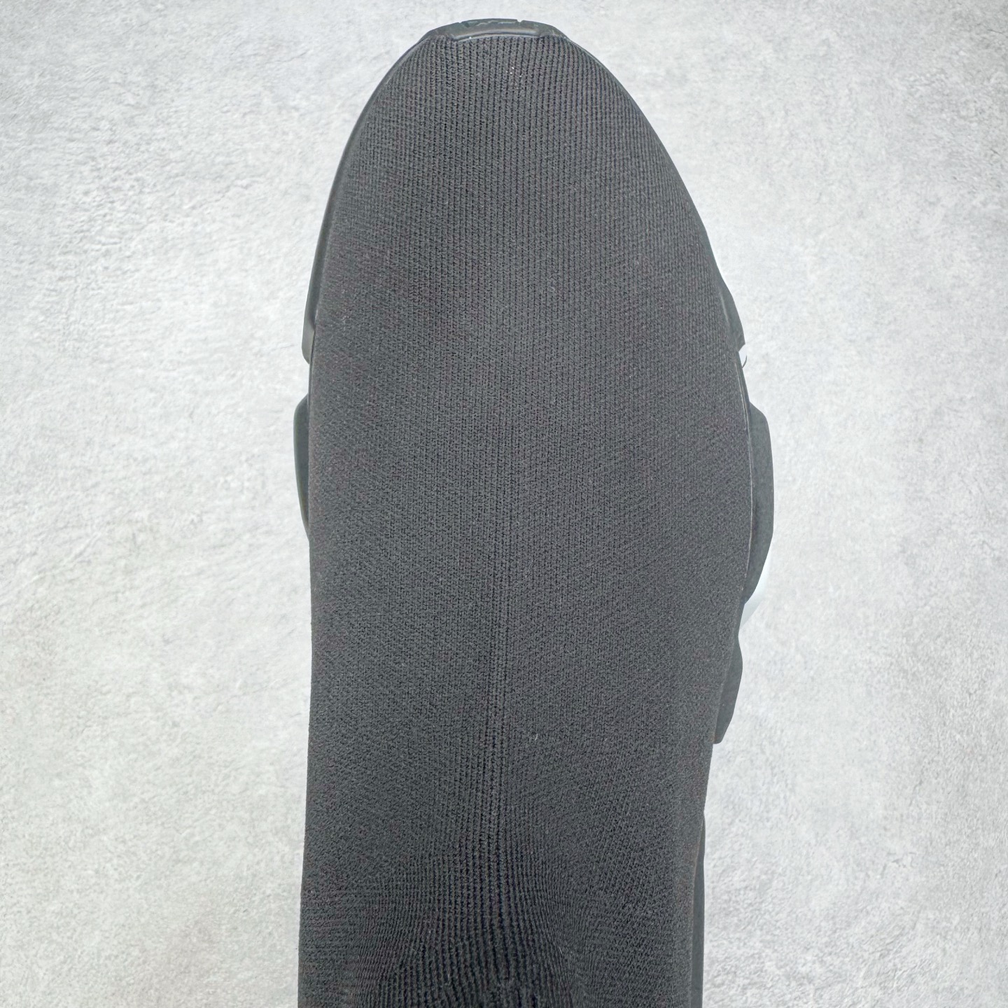 图片[4]-＃VG零售版 Balenciaga Speed stretch-knit Mid sneakers 巴黎世家中帮束脚针织袜子球鞋 原鞋开发唯一正确版本 正确印刷 百分百不掉字 一次成型MD大底 原盒原配防尘袋 全套原纸板楦头开发 最原汁原味的灵魂版型 全鞋荧光划线卡点 胶水把控整洁度追求极致完美 每一双都是工艺品 多重QC质检 超越公司货的品控标准 实实在在的免检产品 原盒原配 正确字体电绣 粗细、位置、大小正确 侧边TPU 透气孔匹配意产原版 正确气垫分离大底 TPU软底 原版一致大底LOGO 立体感十足 尺码：35 36 37 38 39 40 41 42 43 44 45 46-选品中心